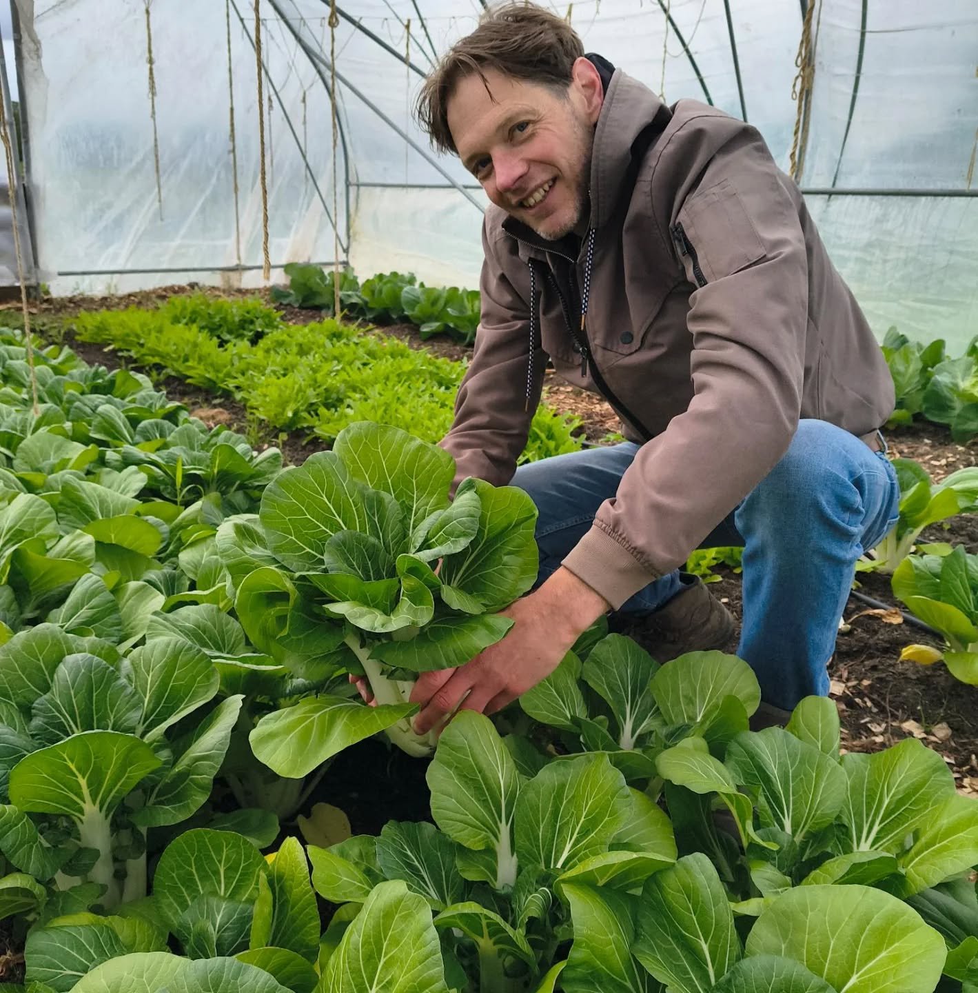 - Mensen op de tuin -

Op de tuin zijn er wekelijks een groot aantal plukkers die komen oogsten. In deze rubriek maken we kennis met een aantal van onze plukkers!

Vandaag maken we kennis met plukker Ruud!

Wie ben je en waar woon je?
Ruud uit Weesp.