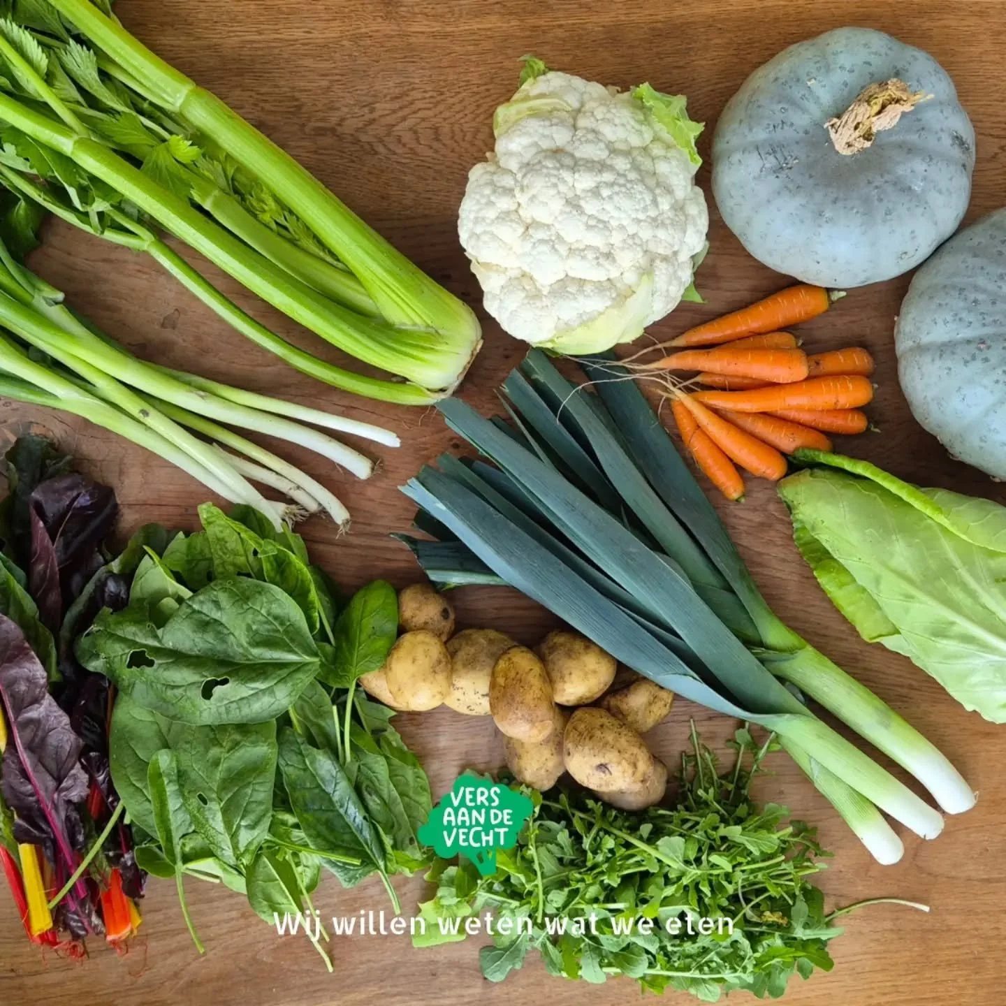 &bull; Oogstkrat week 43 &bull;

Wat zat er deze week in het oogstkrat?

Bloemkool of Broccoli
Aardappels
Bleekselderij
Spruitjes
Wortels
Sperziebonen (de laatste)
Rucola
Spitskool
Spinazie
Pompoenen
Prei
Lente ui
Snijbiet

#zelfoogsttuin #biologisch