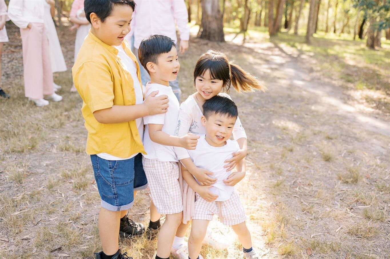 For extended family session, there are many family groups, and each bring their own energy. It can feel quite chaotic especially if it&rsquo;s a big group. It can feel like hard work, getting everyone together. 

I hear you. I understand that it&rsqu