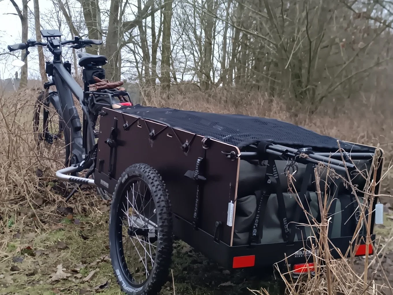 Fahrradanhänger Hinterher Hxxxl Angeln 06.jpg