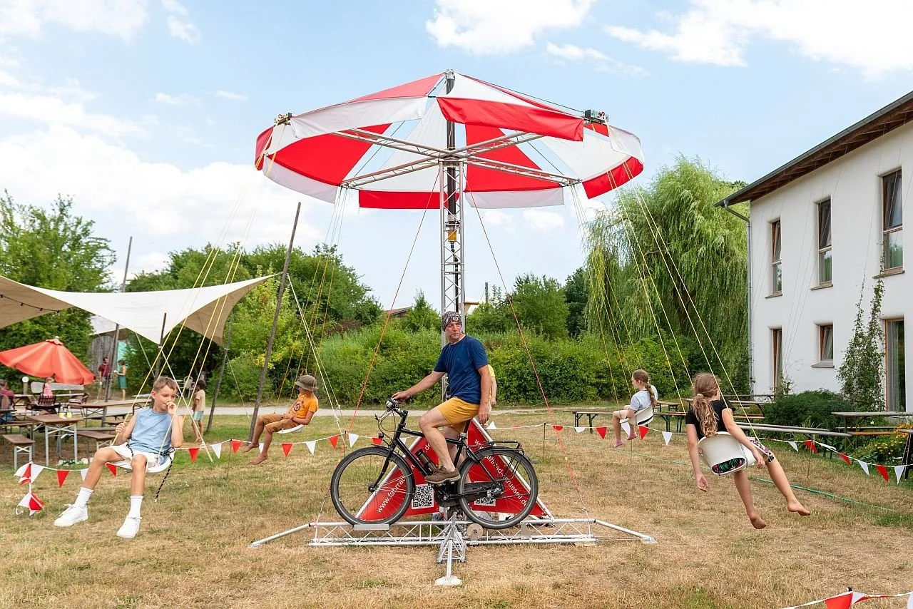 Fahrradkarussell mit Muskelkraft