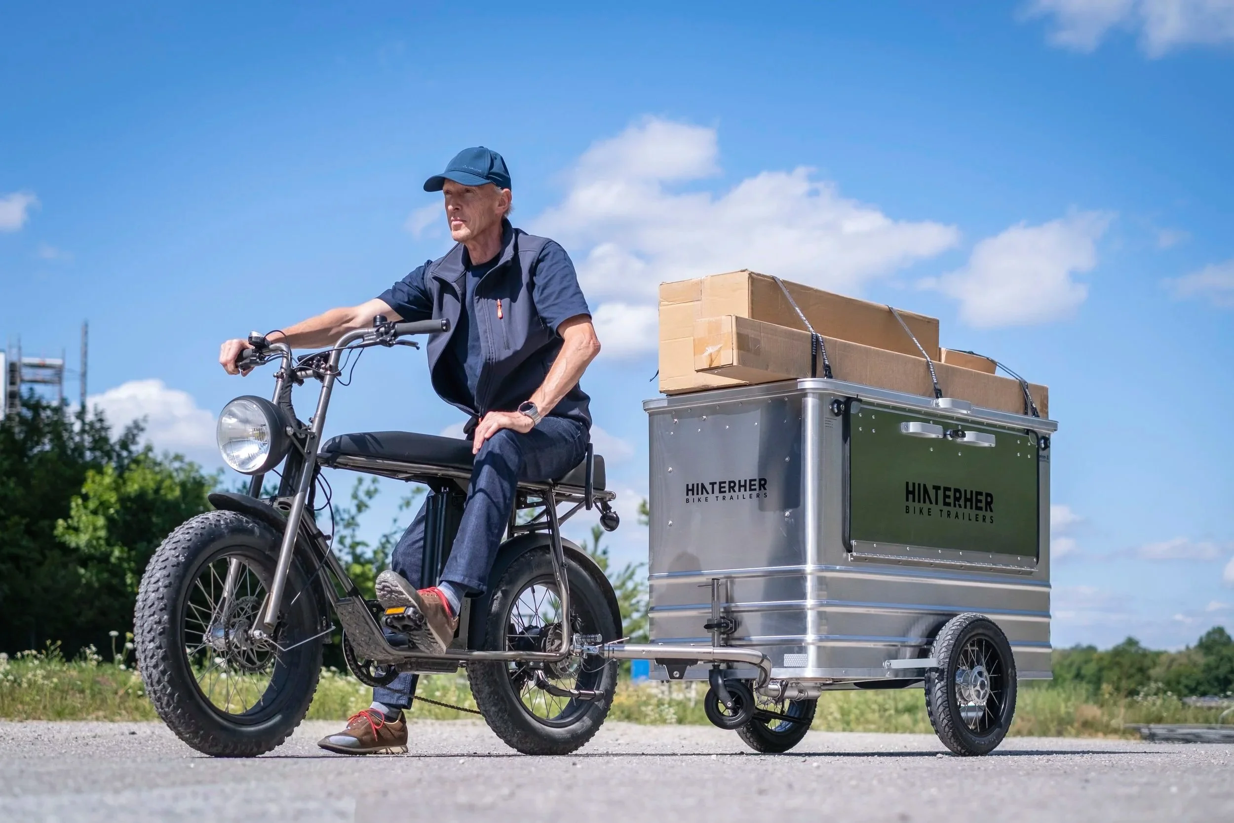 Riesiger Boxenfahrradanhänger für Paketdienste im Zustellbetrieb mit Auflaufbremse