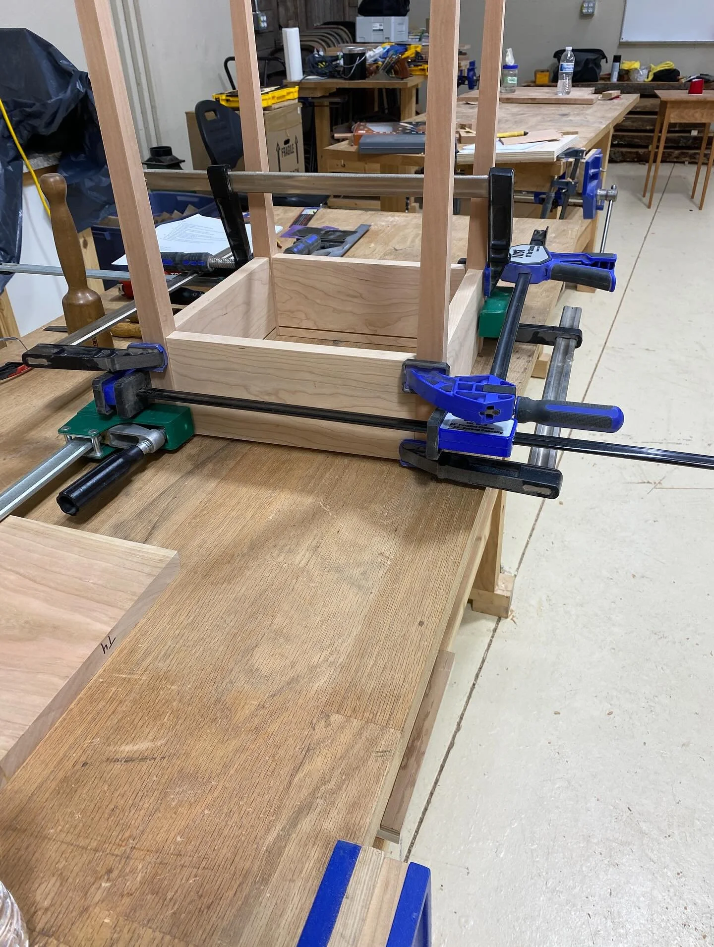Night 3 of shaker table class and the 2nd universal law of woodworking: you can never have too many clamps.
#woodworkingcommunity #shakerstyle