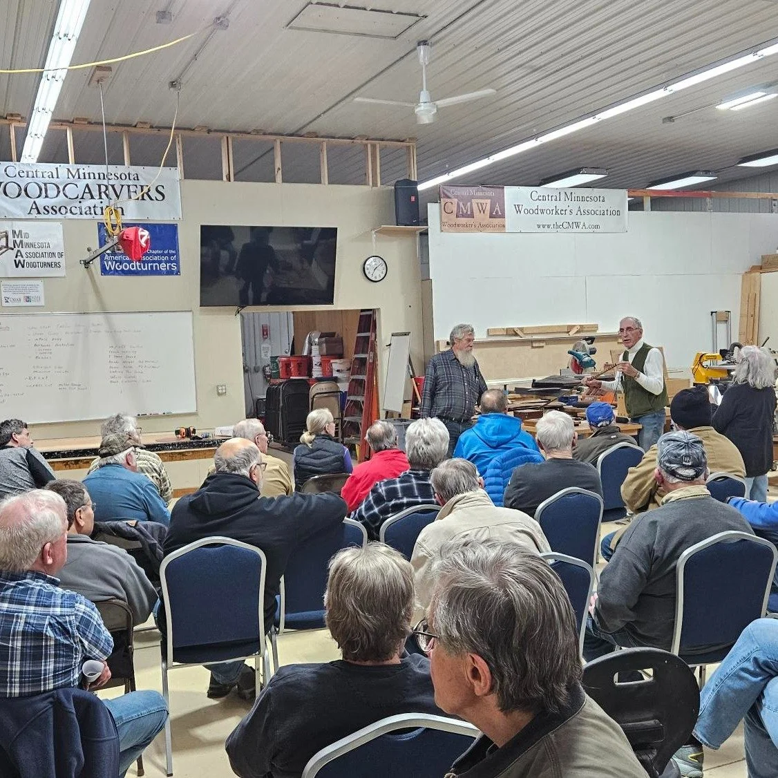 It was a full house last night to listen to Mark Voigt talk about table saws, sleds, jigs, dados, safety and more. Lots of new members too. #woodworkingcommunity #Sawstop #splines