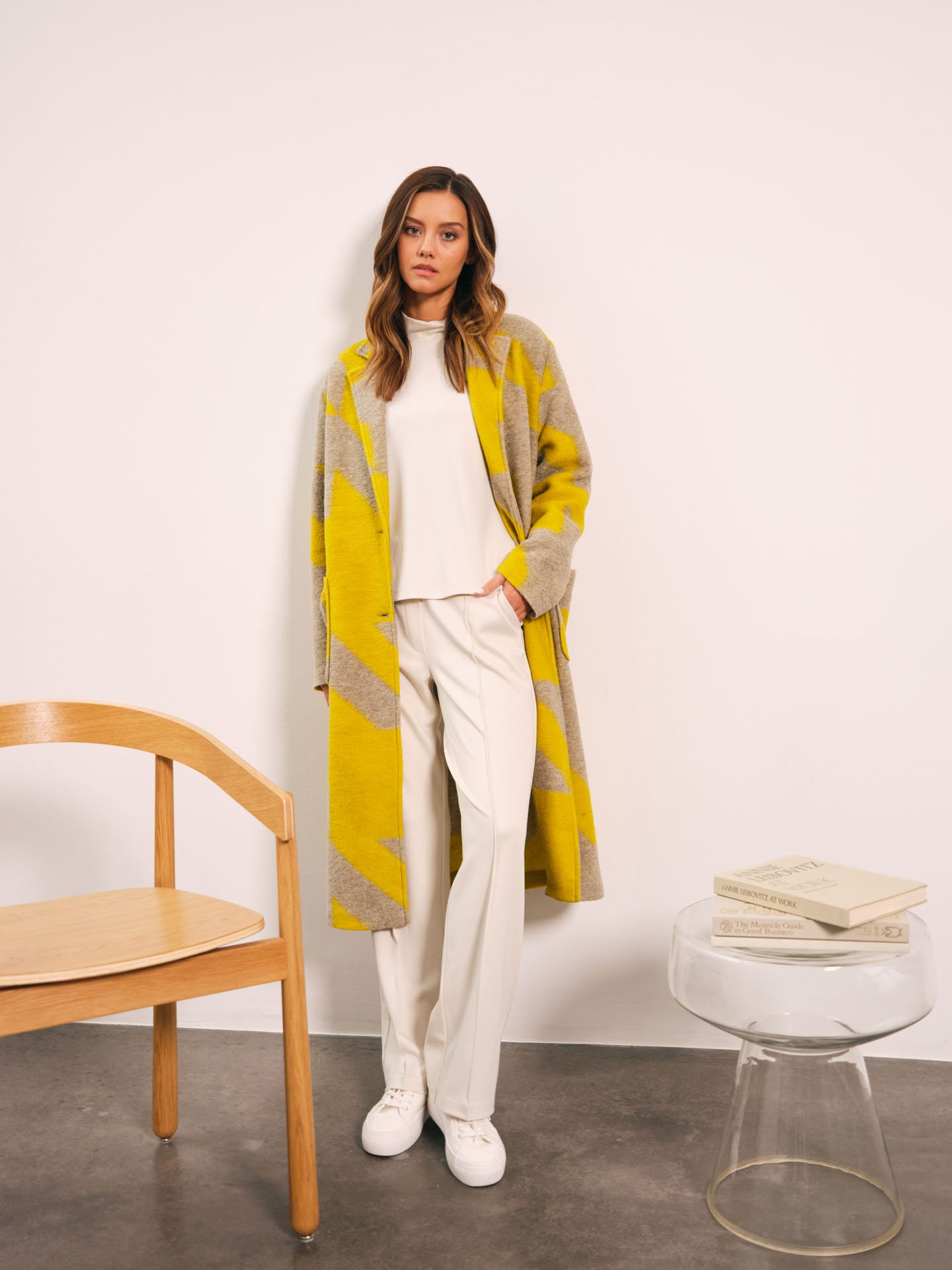 COAT
34-4556-4063
SWEATER
34-5281-8644
PANTS
34-5281-2106