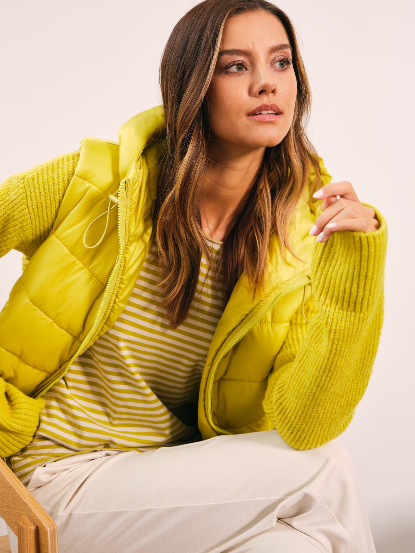PUFFER VEST
34-7110-4051
CARDIGAN
34-5391-9660
PANTS
34-5281-2106
STRIPED SHIRT
34-5384-8641