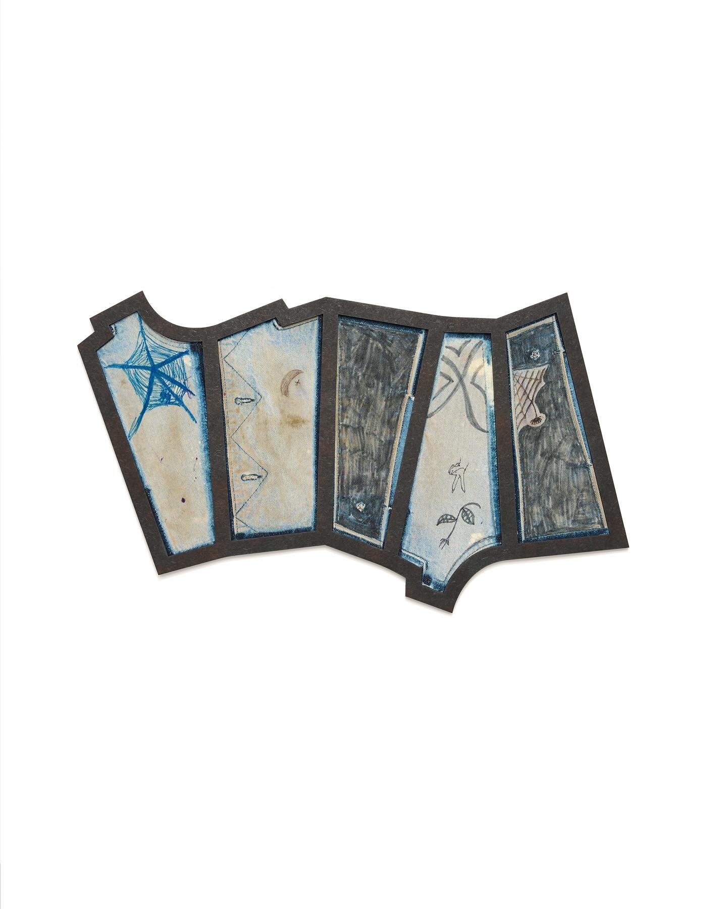 HAPPY SAINT NICOLAUS 🌟 Today we are highlighting our Academy 2025 artist Johannes Farfsing @raban.jf from the Hochschule f&uuml;r Bildende K&uuml;nste Braunschweig @hbk.braunschweig 

Details:
Thank God For Mental Illness (2024)
Jeans (found object)