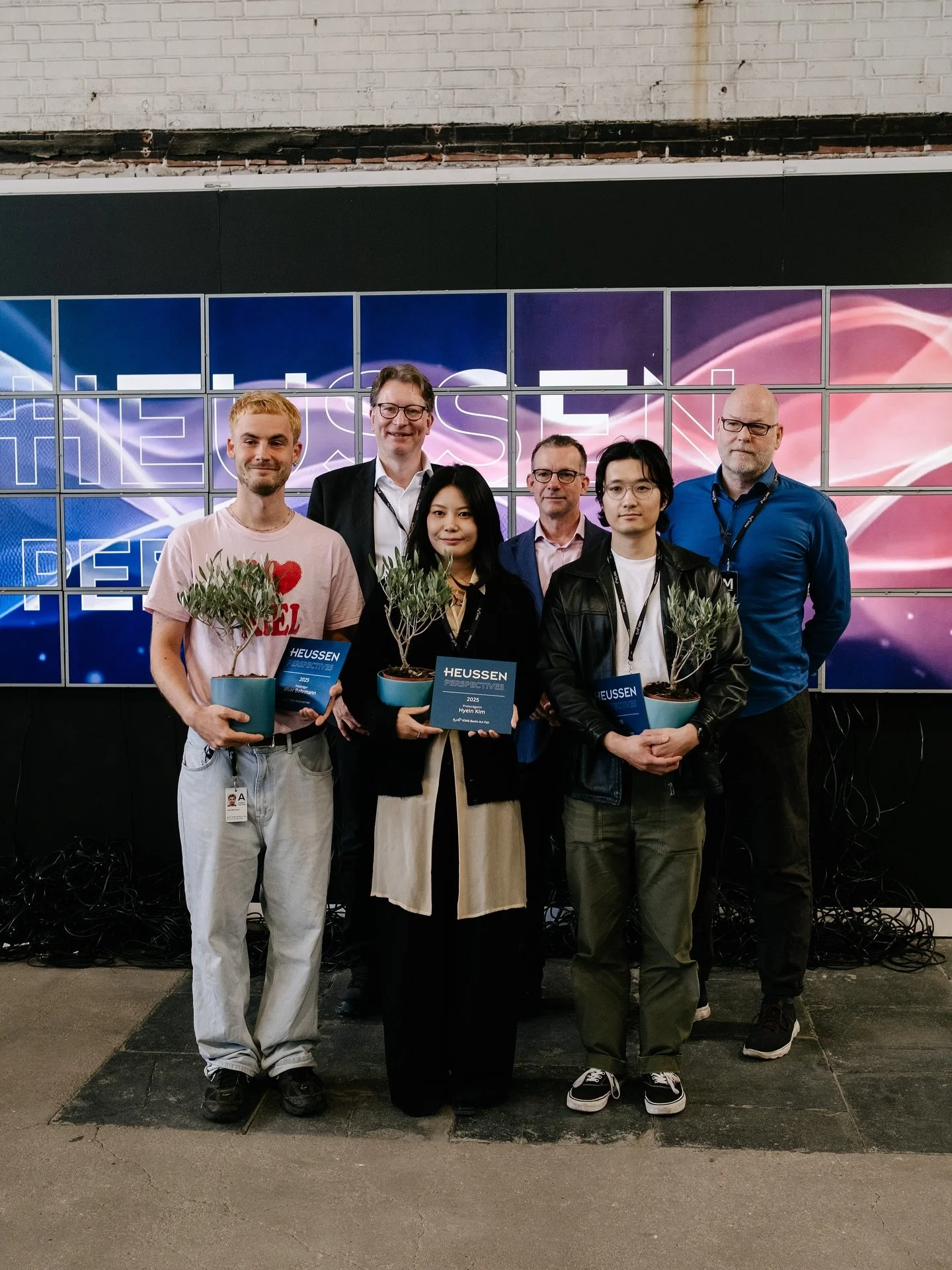 Congrats to Alvar Bohrmann @alvar.bohrmann Hyein Kim @hyein_tru_kim and Donghwan Kim @donghwan_kim979 for obtaining the Heussen Perspectives Award 👏 🏆 Come check out their works at our special exhibit!

Academy POSITIONS
at @positions.artfair 
for 