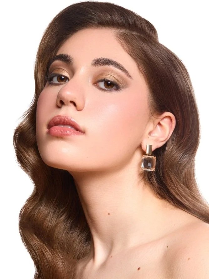 Ava