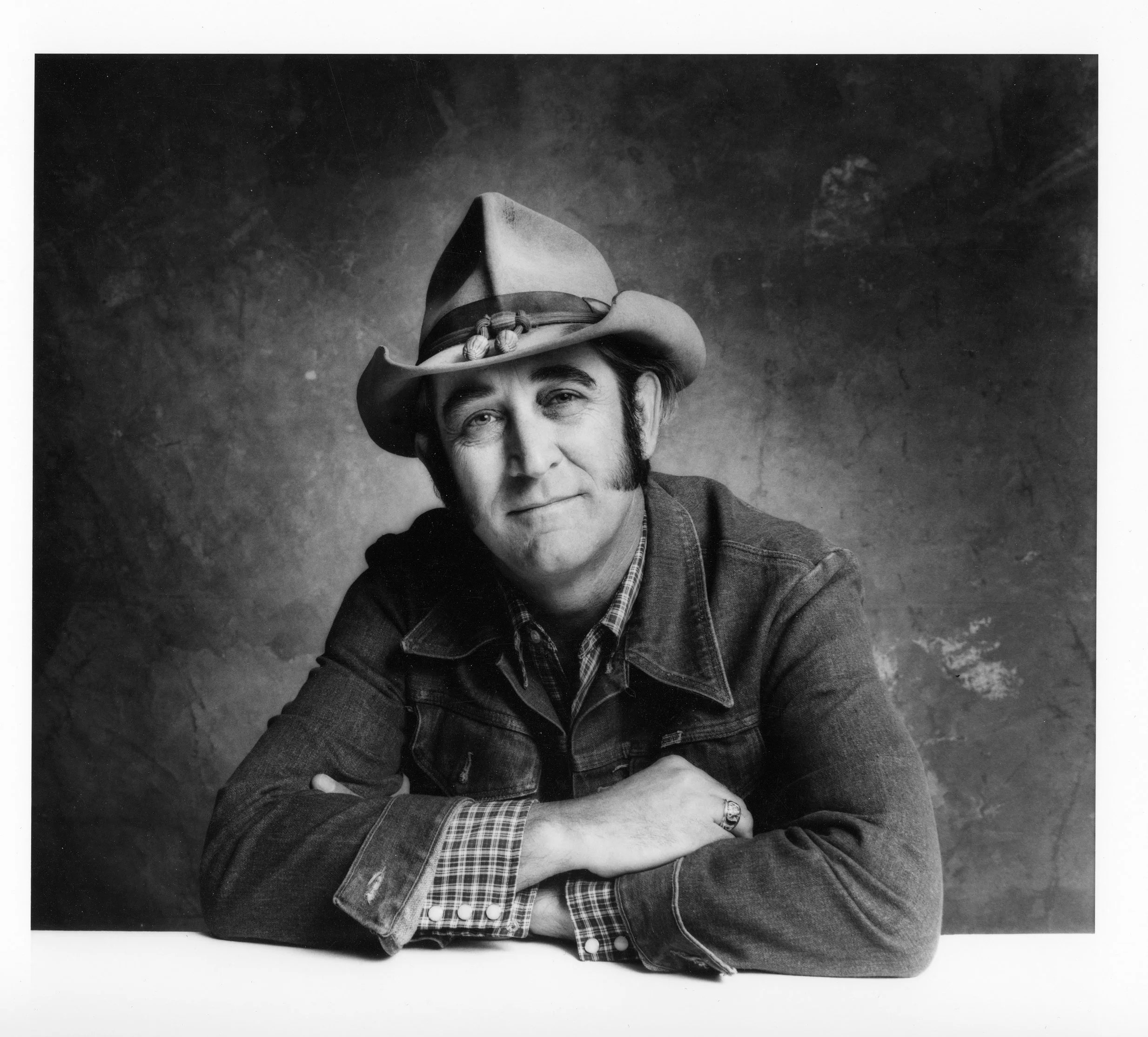 DON WILLIAMS; 1939-2017 / Studio portrait: 1981