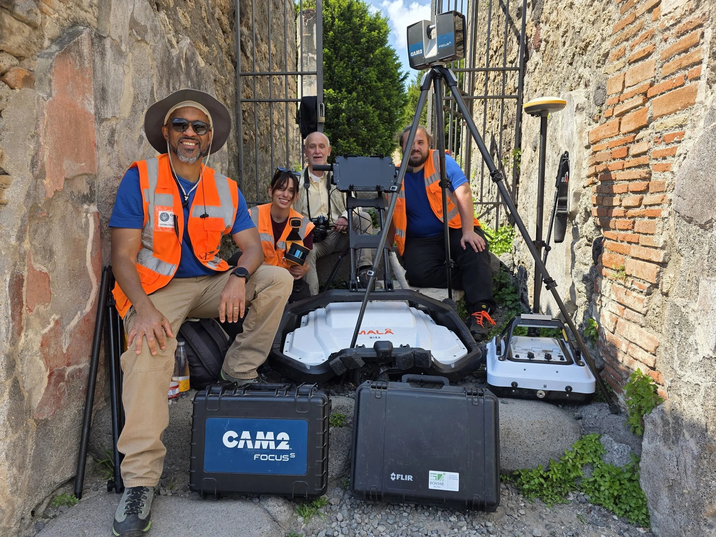 What lies beneath the Domus dei Gladiatori? A multi-method survey at Pompeii