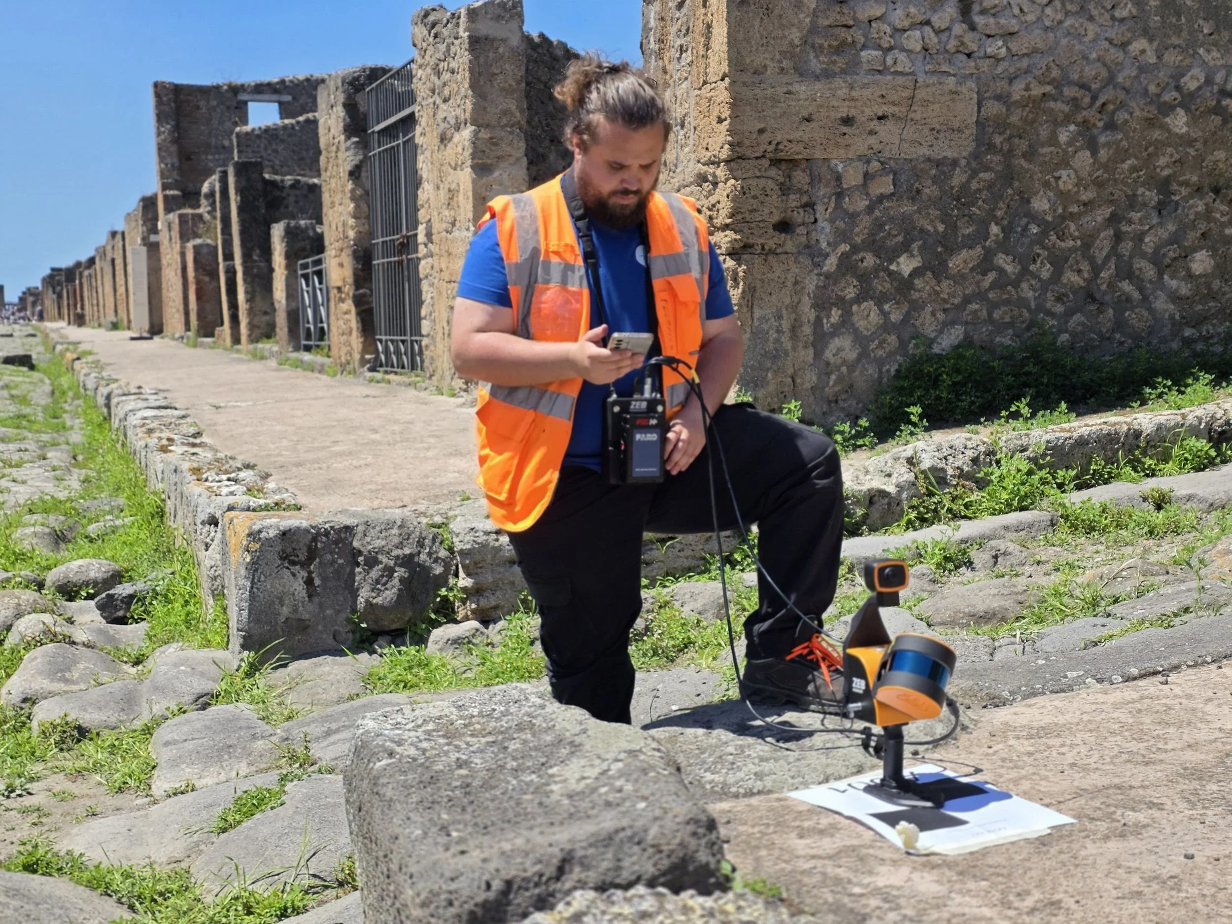ggm-earth_pompeii_06_slam-operator.jpg