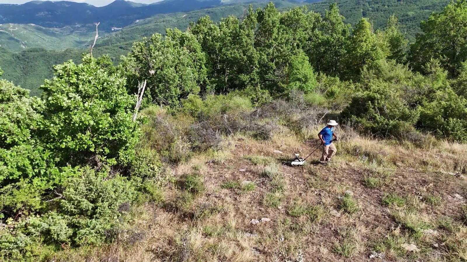 GPR survey with the IDS Chaser on the slope of Colle del Vento, Crognaleto