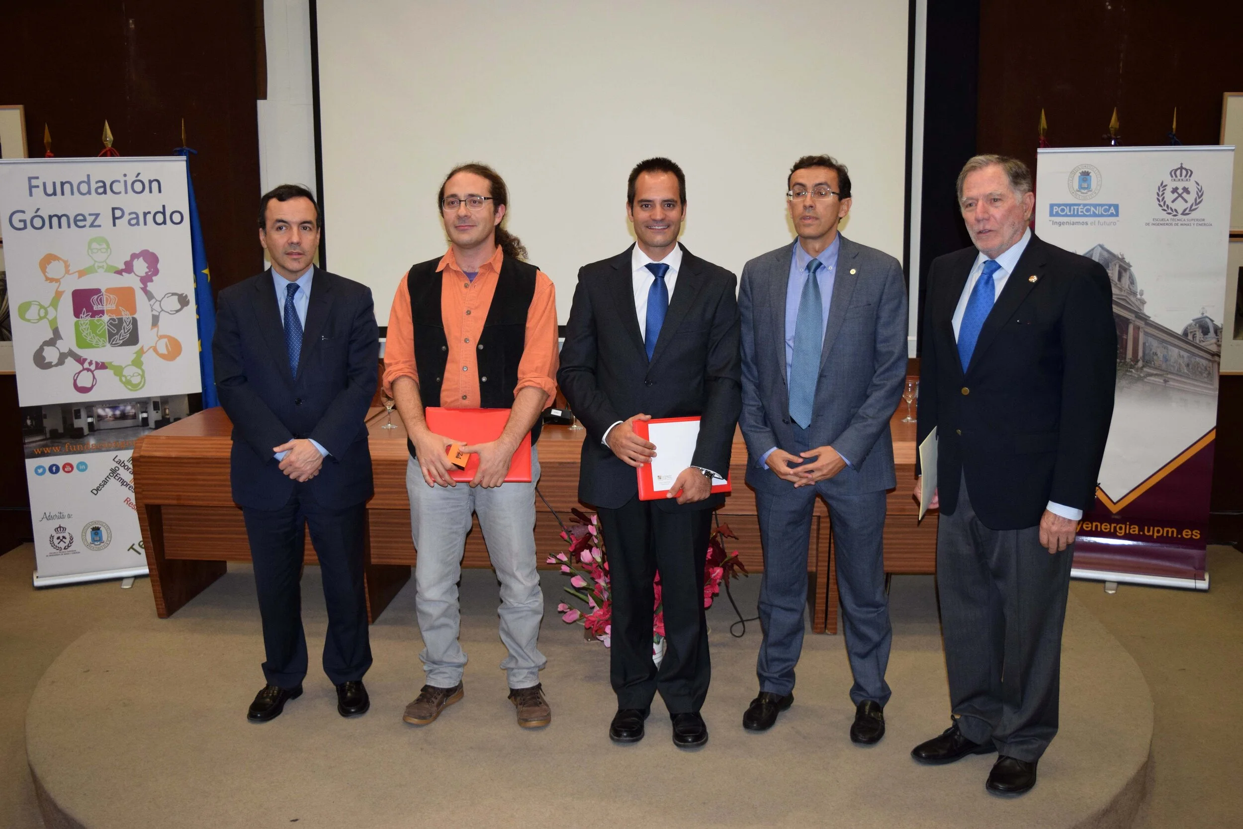 Francisco Martínez receives "Best Geophysical PhD Thesis" award, attributed by the J. García-Siñeriz Foundation