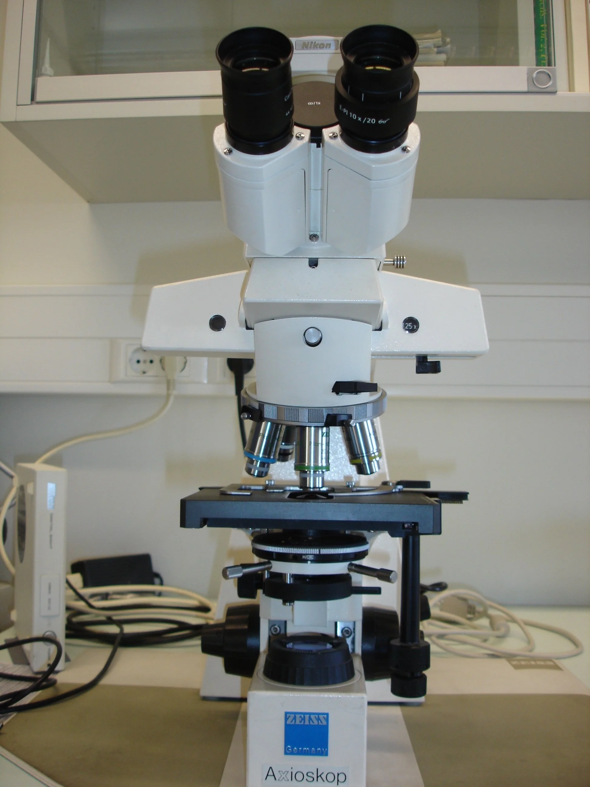 petrograohic microscope.JPG