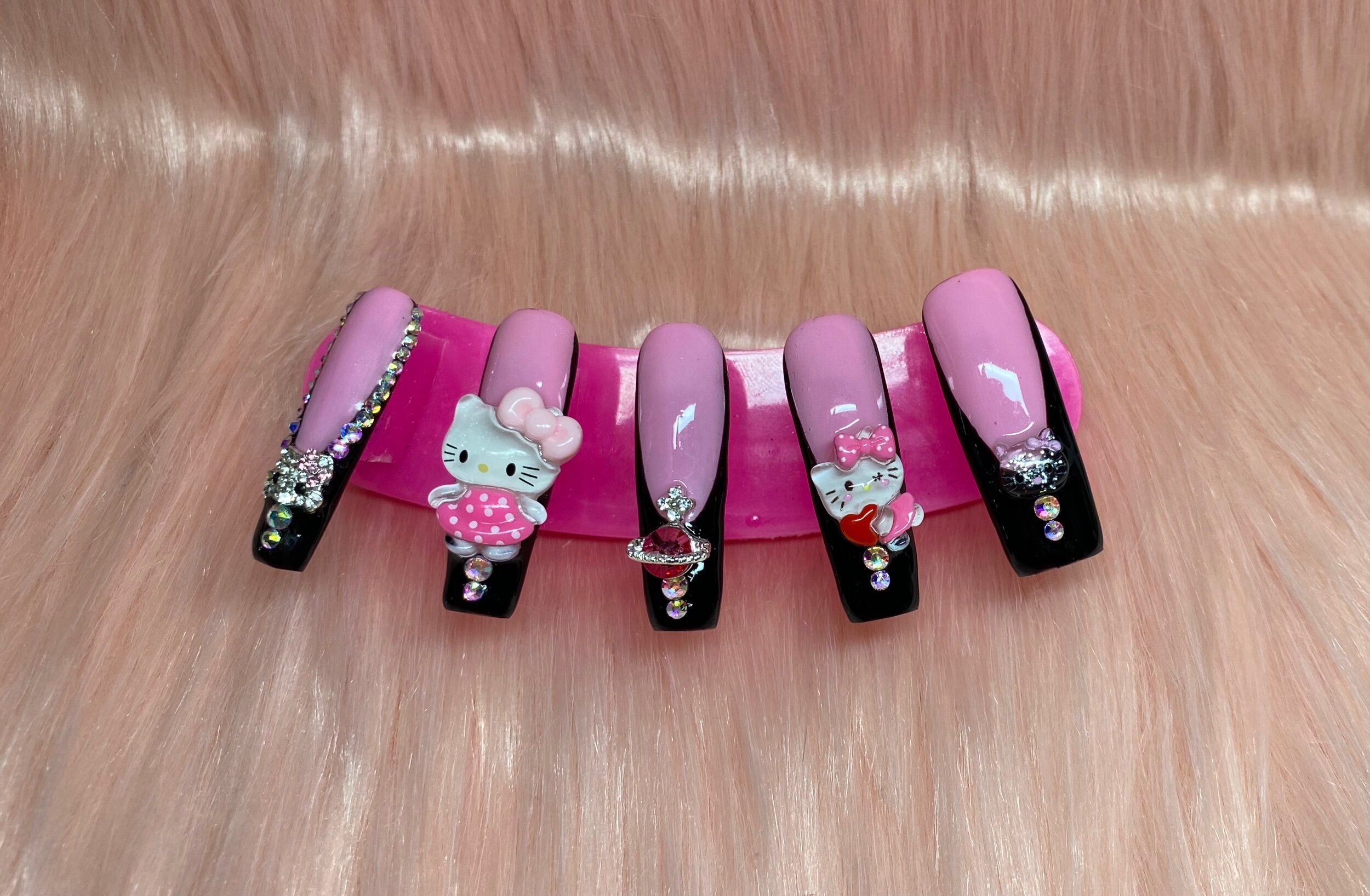 nails foil hello kitty｜TikTok Search
