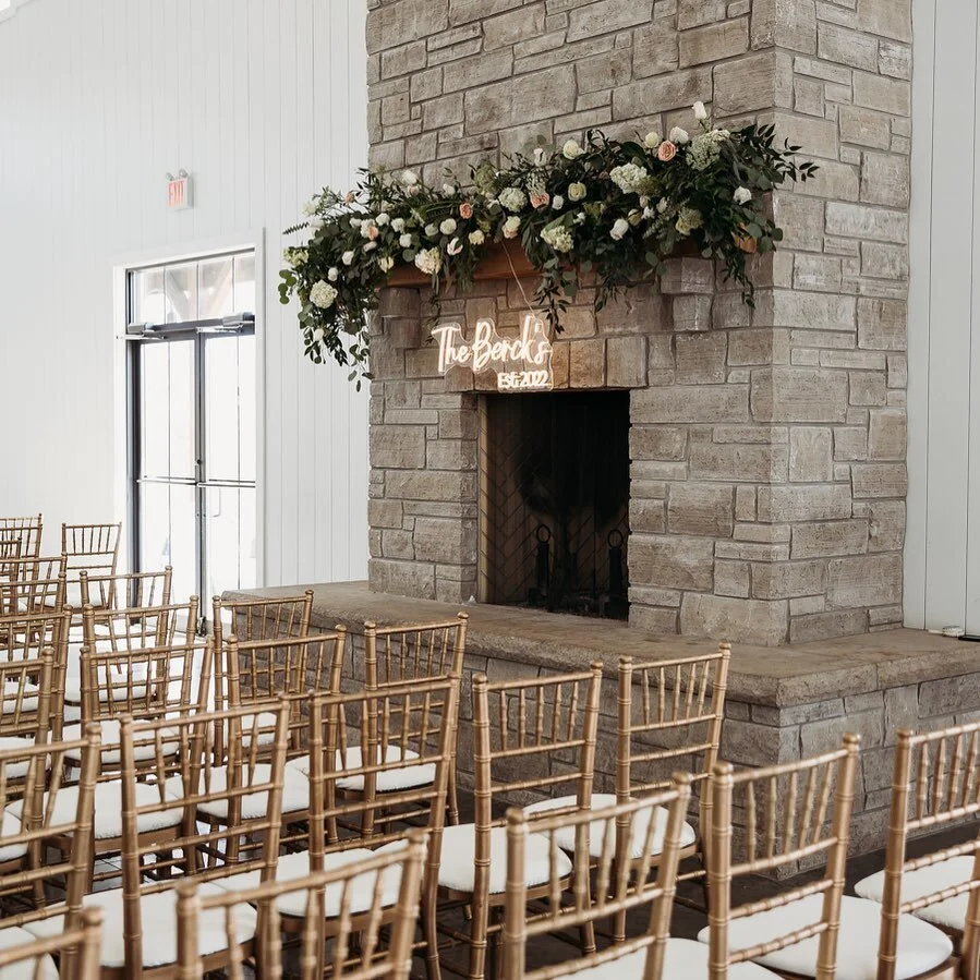 Reminiscing about this lush fireplace💭 What a fun install to add!