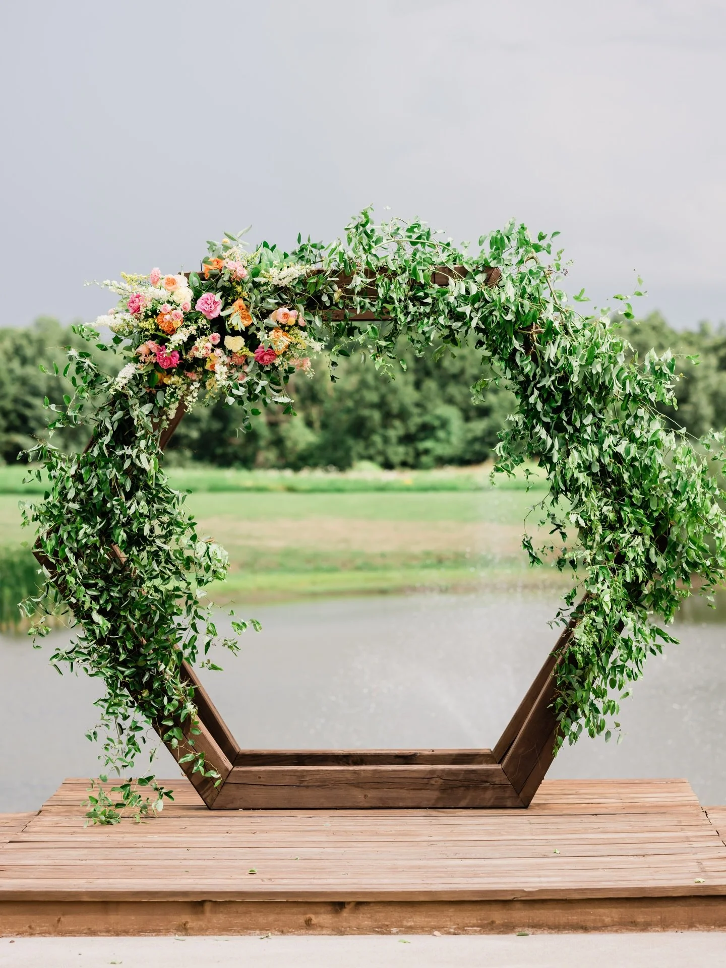 Missing colorful summer weddings💐