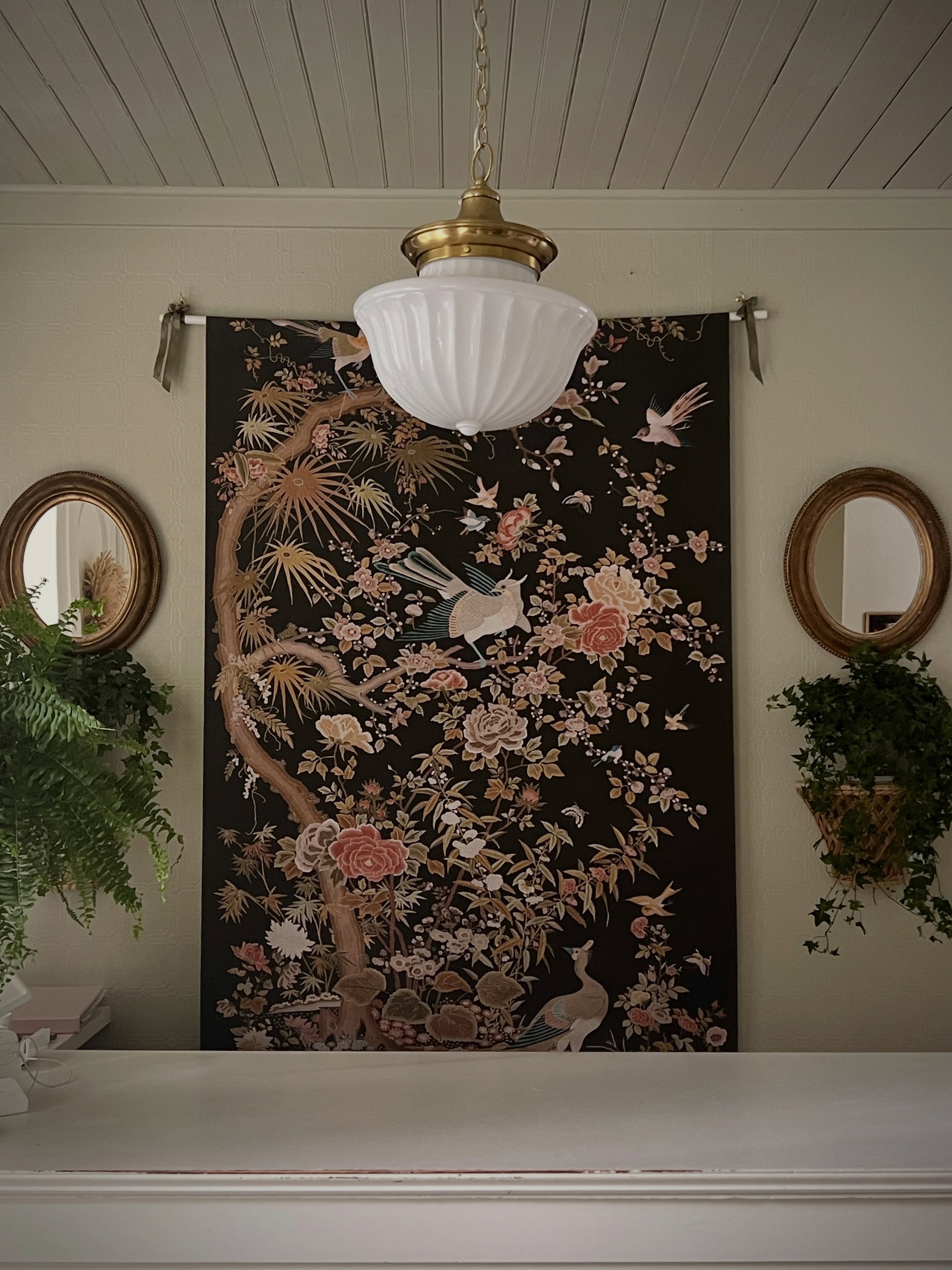 Shop interiors lately: designing a beautiful, layered &lsquo;wall scape&rsquo; featuring a pair of late 19th c. mirrors from France and a gorgeous Chinoiserie panel&mdash;a quiet early morning celebrating the last day of Spring! 

@colefaxandfowler