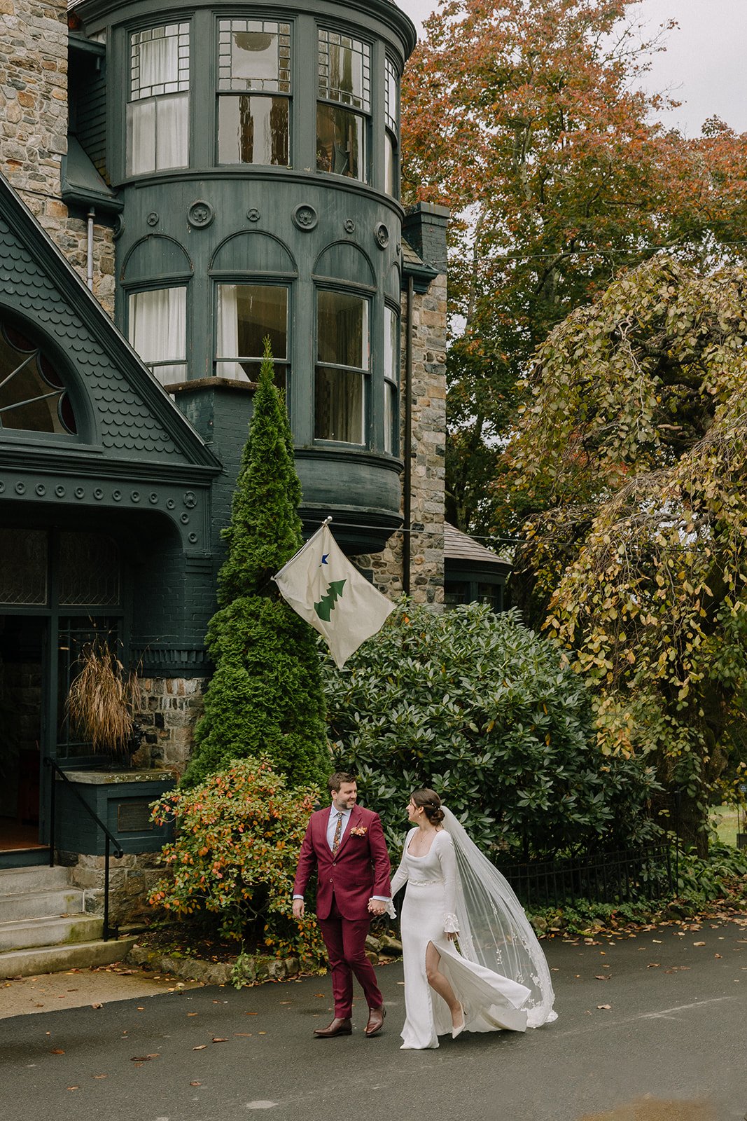 A Fall Camden Maine Destination Wedding - Destination Wedding Photographer - Natalie Nicole Photo (33).jpg