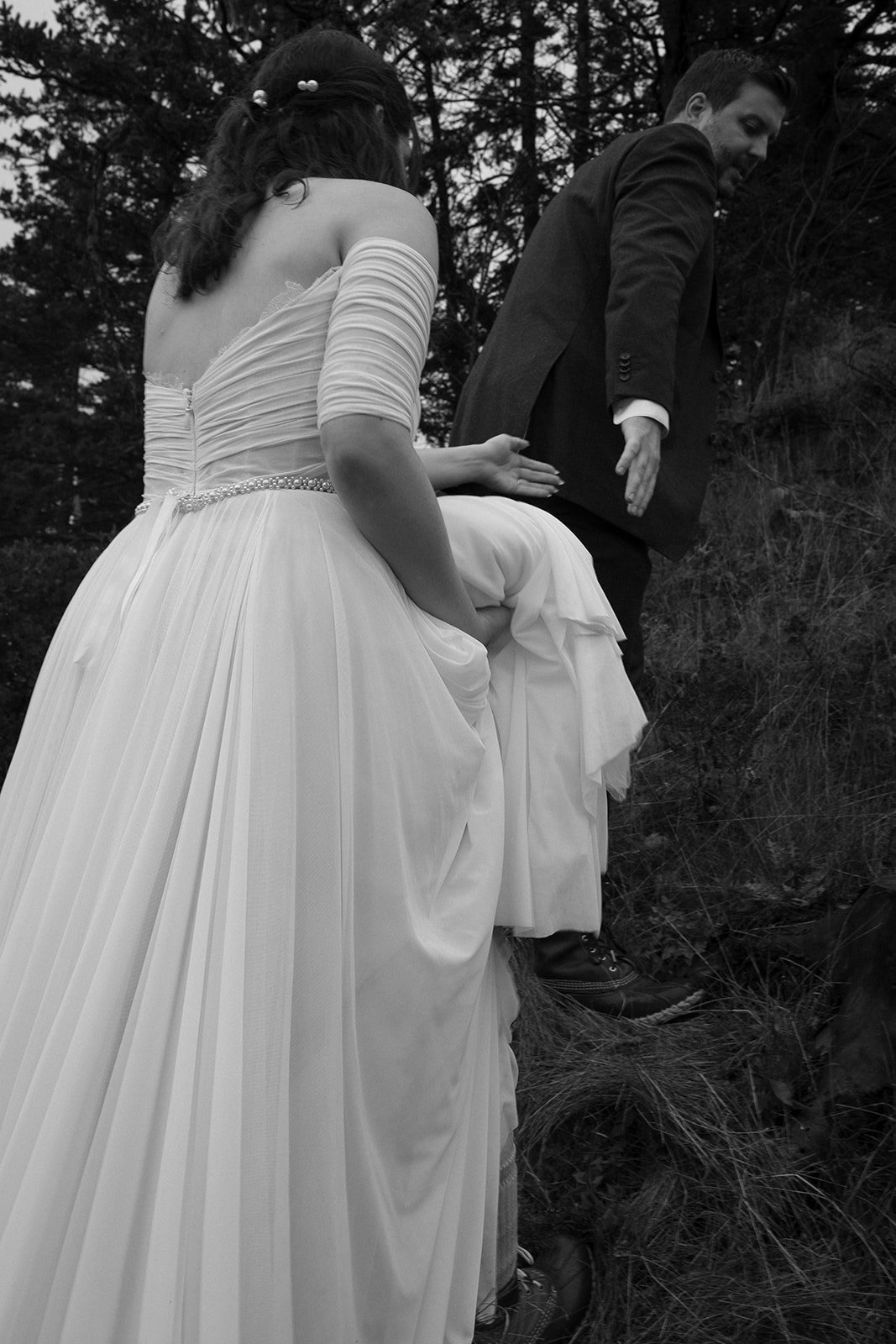 A Fall Camden Maine Destination Wedding - Bride and Groom Portraits - Destination Wedding Photographer (7).jpg