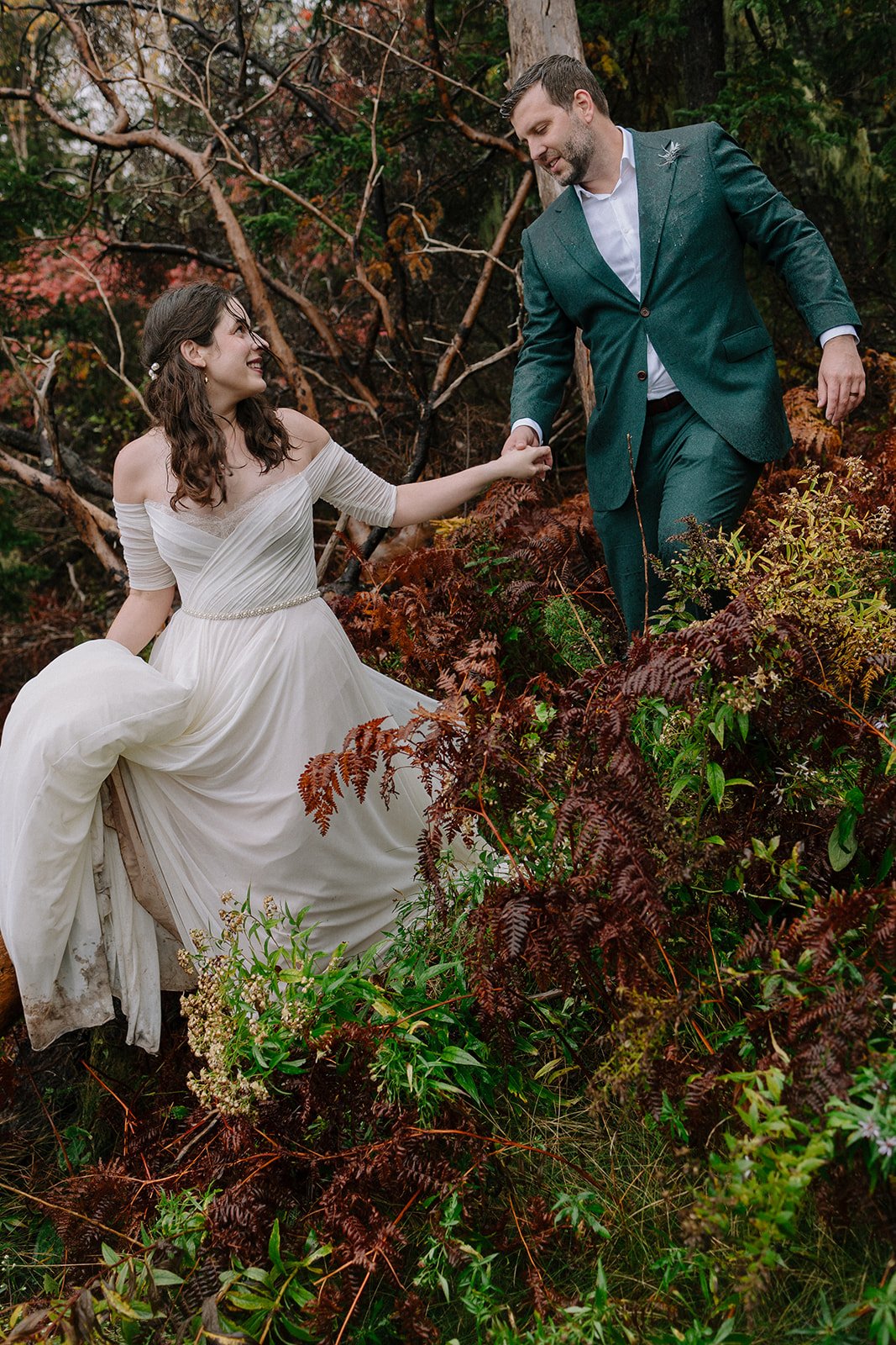 A Fall Camden Maine Destination Wedding - Bride and Groom Portraits - Destination Wedding Photographer (19).jpg