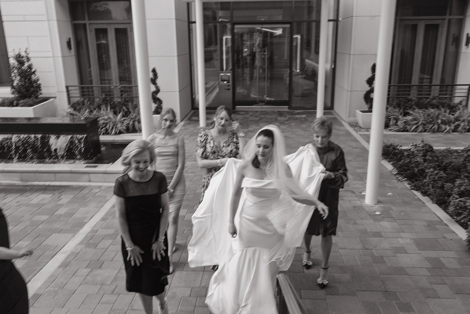 Intimate Wedding in Houston at La Colombe d'Or - Houston Wedding Photographer - Natalie Nicole Photo (10).jpg