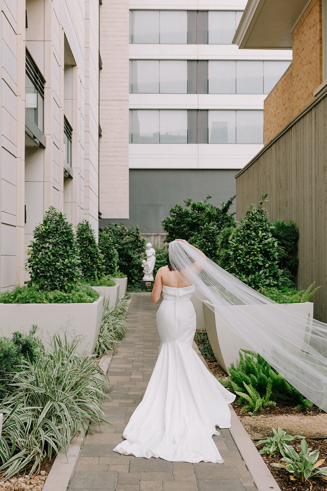 Intimate Wedding in Houston at La Colombe d'Or - Houston Wedding Photographer - Natalie Nicole Photo (8).jpg