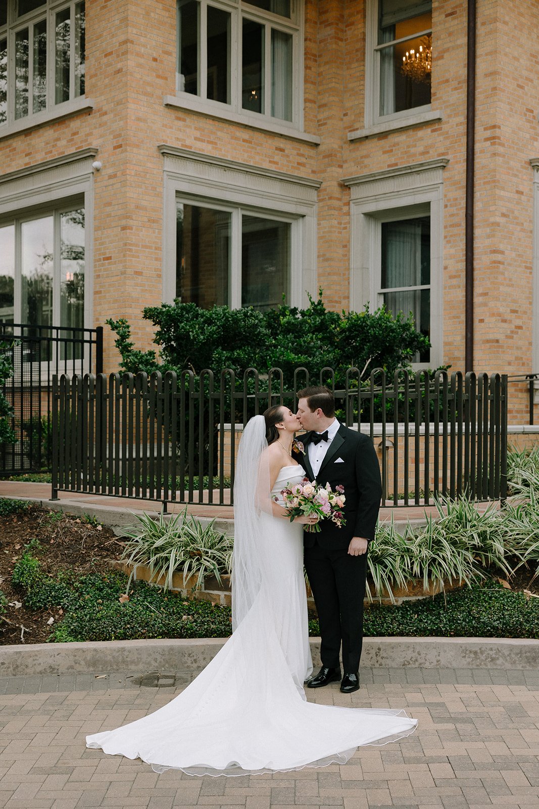 Intimate Wedding in Houston at La Colombe d'Or - Houston Wedding Photographer - Natalie Nicole Photo (30).jpg