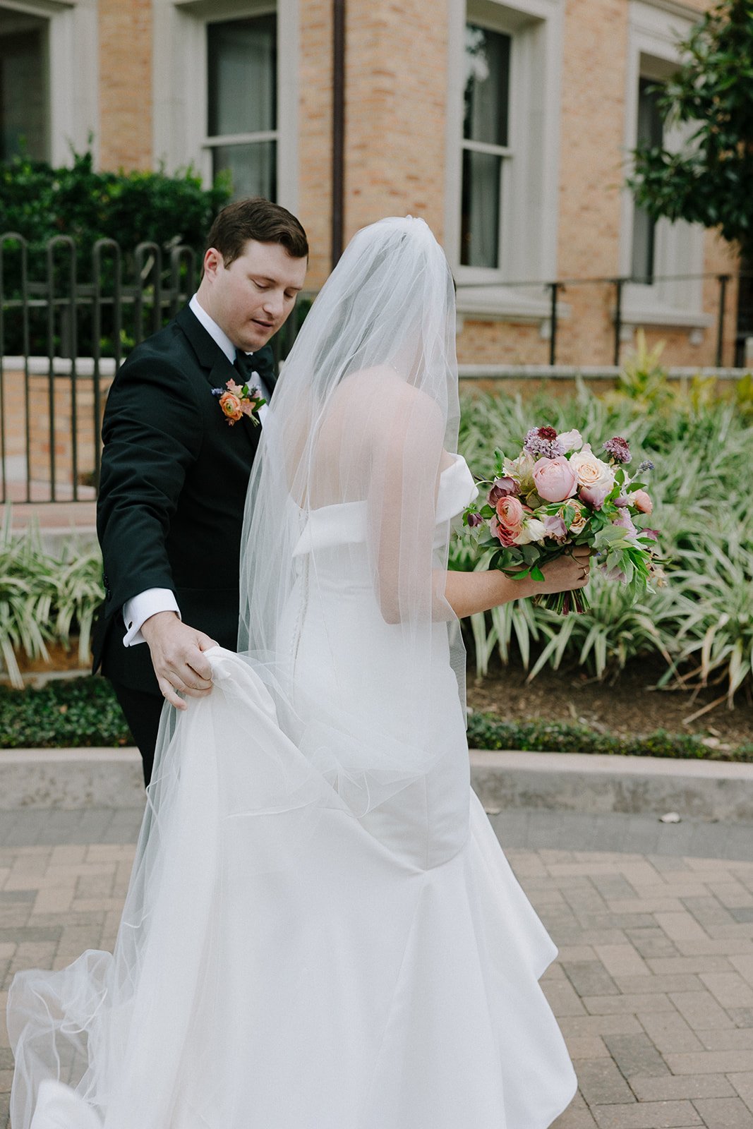 Intimate Wedding in Houston at La Colombe d'Or - Houston Wedding Photographer - Natalie Nicole Photo (39).jpg