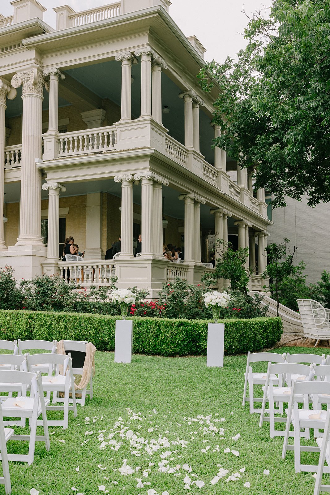 An Elegant Austin Texas Wedding at Hotel Ella - Autin Texas Wedding Photographer (48).jpg
