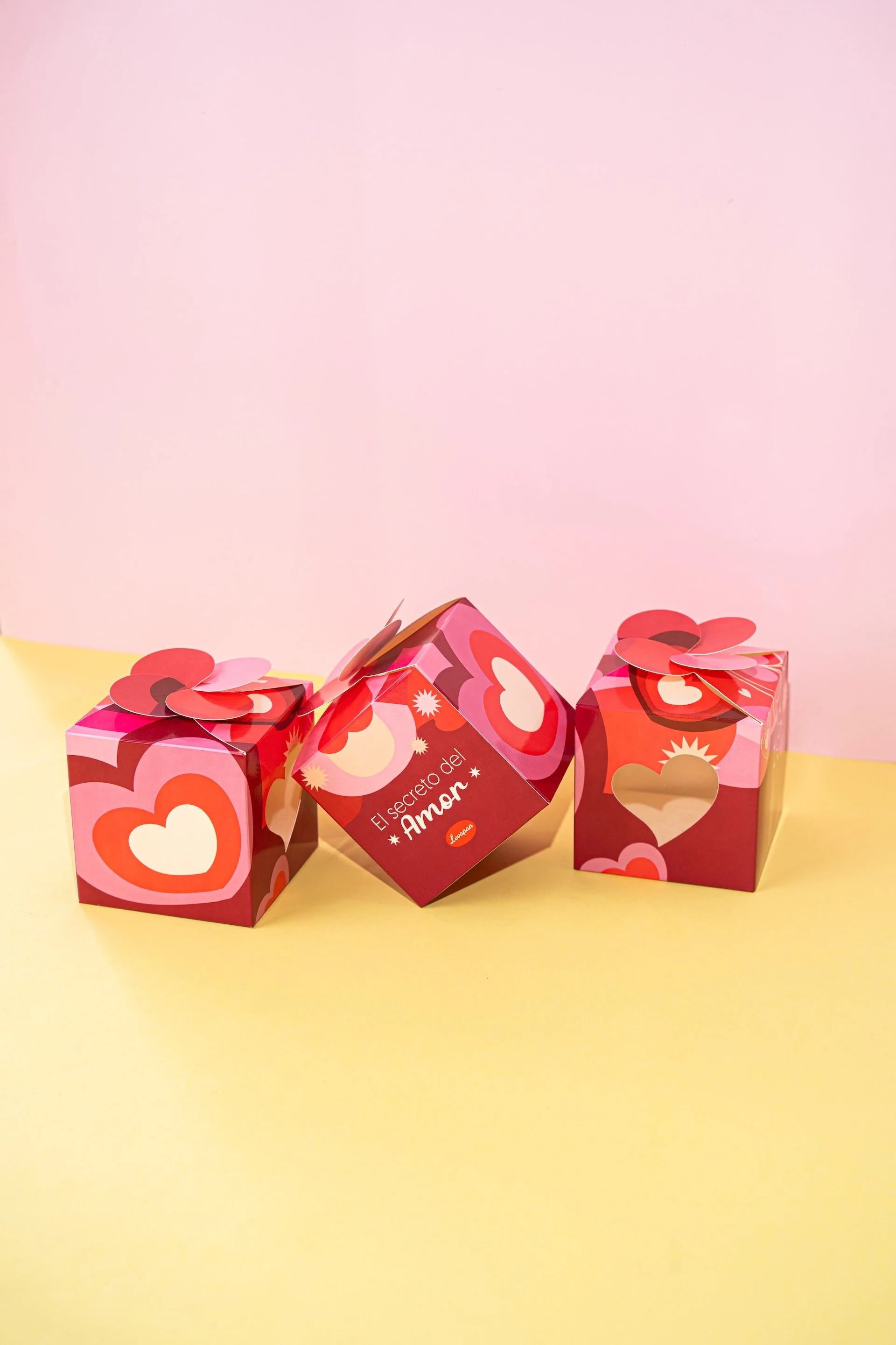 Arquitectura de Empaque: ¿Por qué su marca se pierde en la percha?