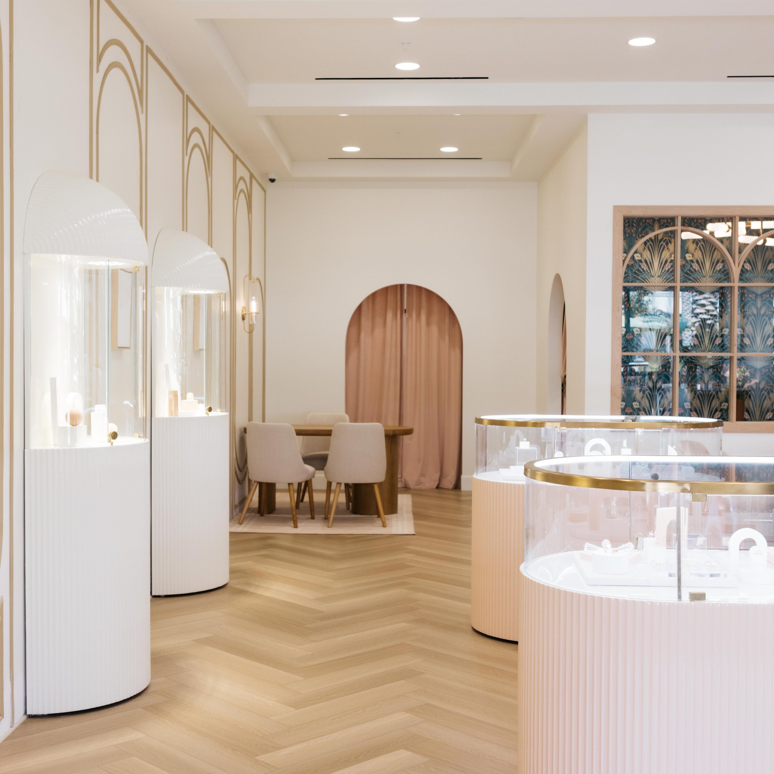 Immerse yourself in elegance and discover timeless beauty at @taylorcustomrings, located within The Beacon La Costa. 

Explore their exquisite collections and find the perfect piece to adorn your journey. Your dream ring awaits! 💍✨
