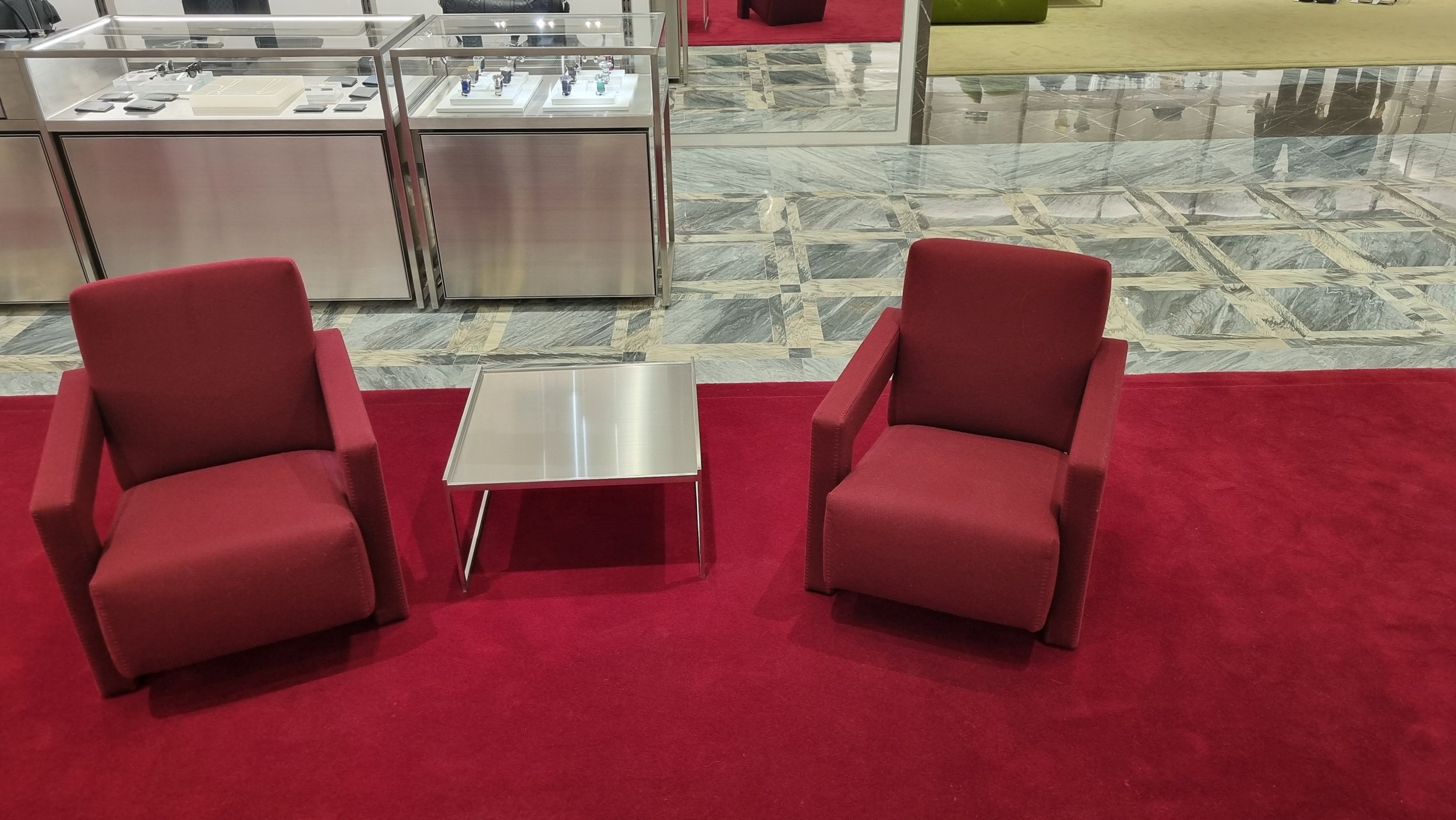 Seating_5_Gucci.jpg