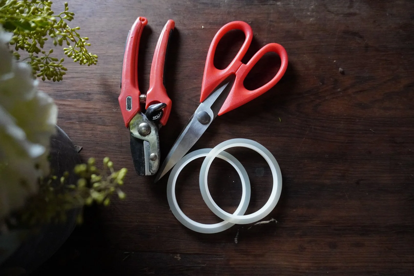 How To Create A Beautiful Flower Arrangement — Hidden Hills Home