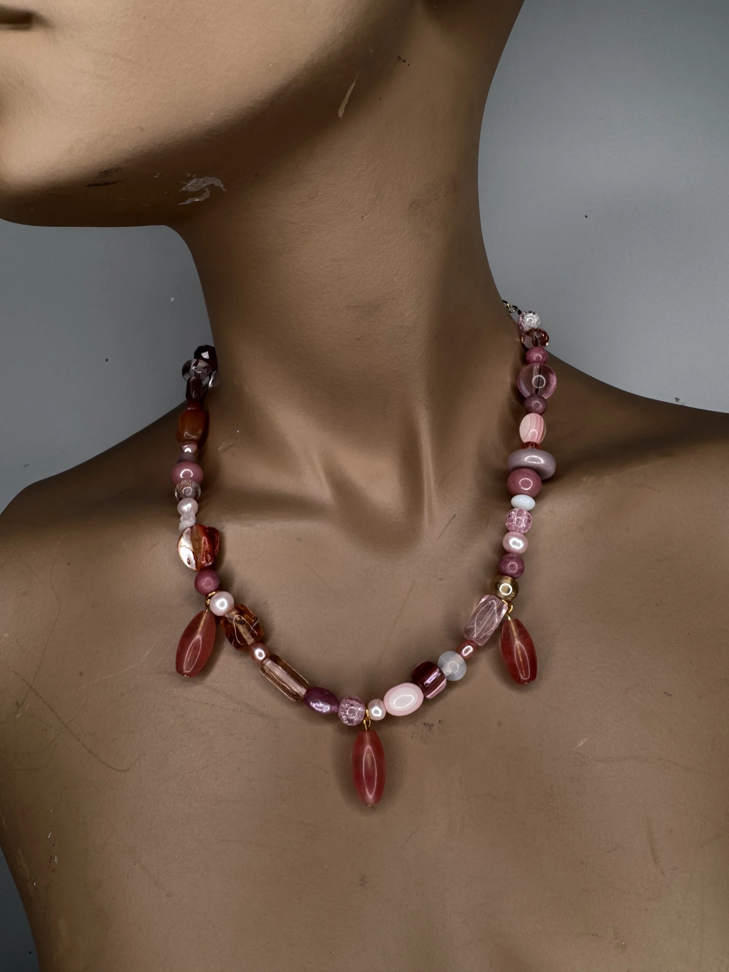 Boys with Morganite (Choker)