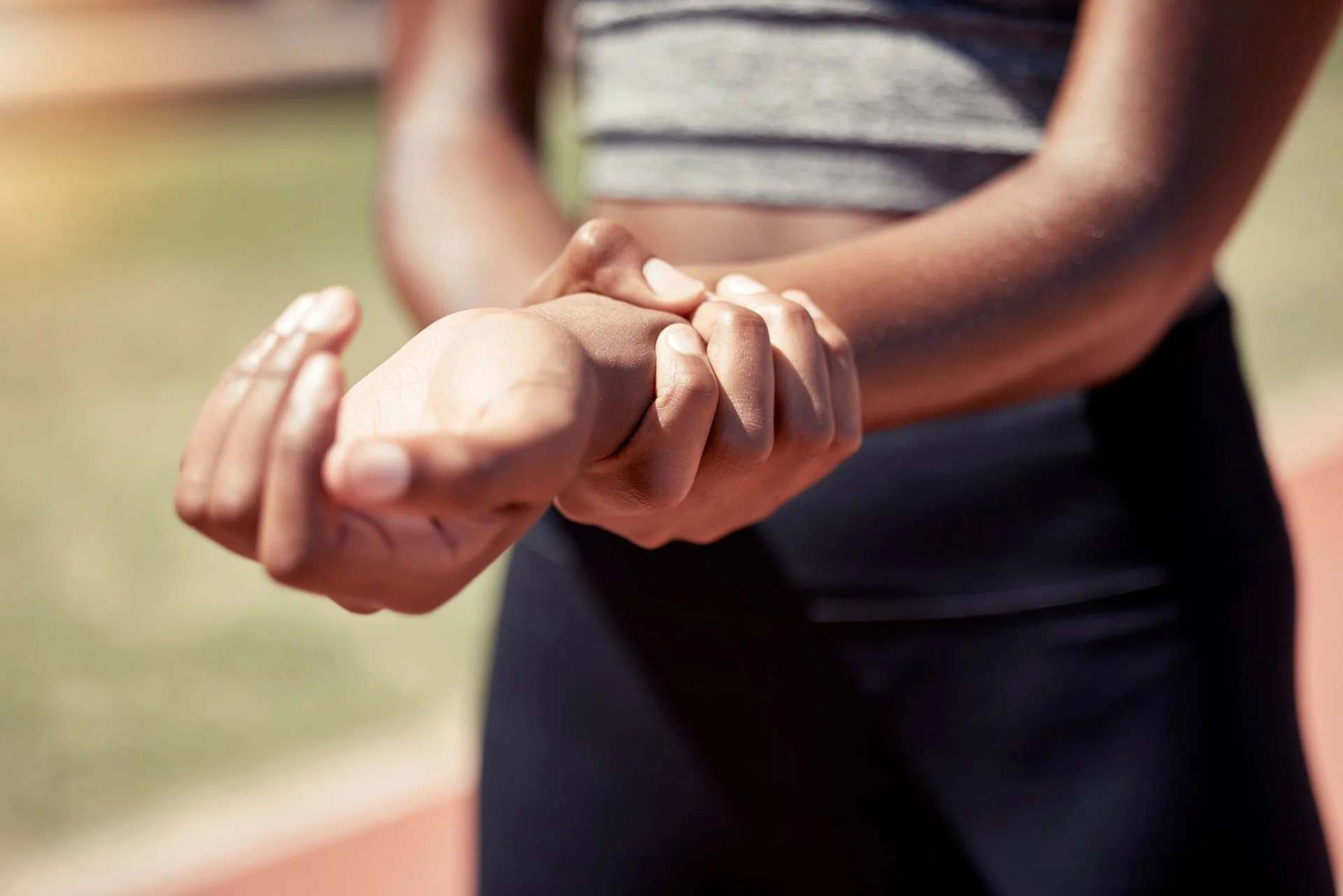 Hands of a runner injured.