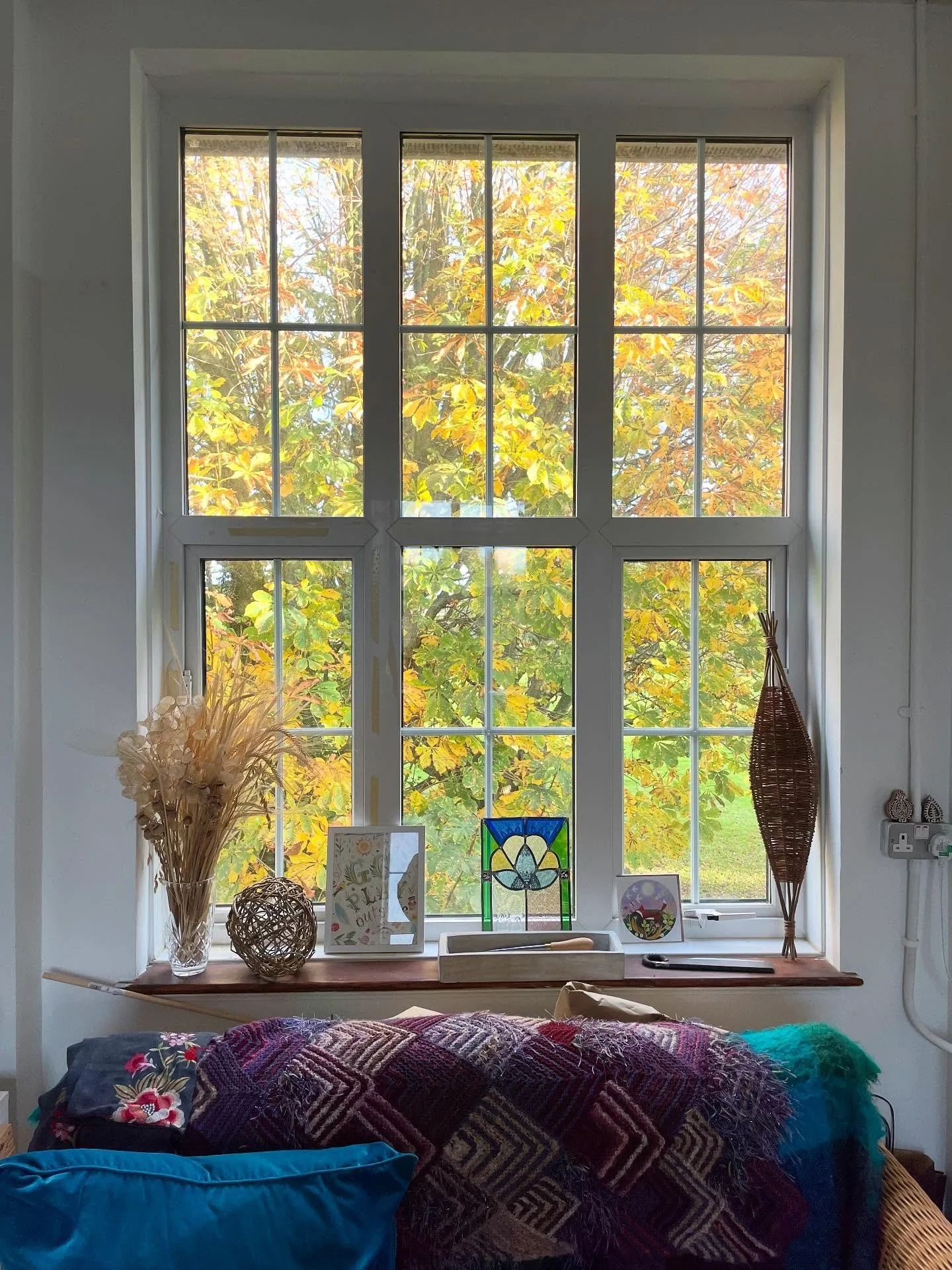 Lovely colours in my little studio today @ryecreativectr #artistsstudio #autumnvibes🍁