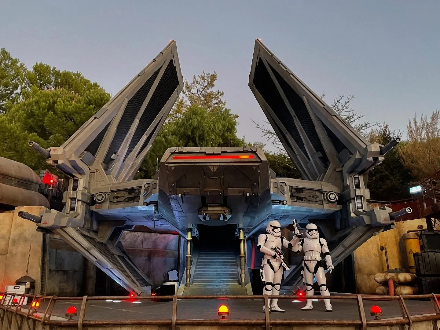 May the 4th be with you.🫶🏽

#disneylandstarwars #utahtravelagent #disneylandtravelagent #trollstartravel #starwarsday #travelagency #disneytravelagent