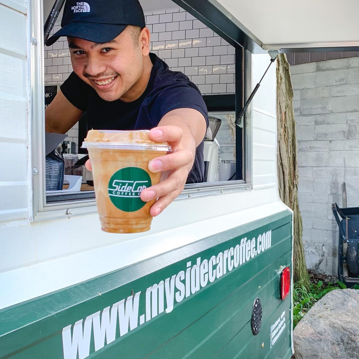 Service with a smile!!! This is our employee (also known as family and friends) appreciation post.  Huge thanks to them for working hard at every event and always greeting customers with their friendly, smiling faces. Without them, our little mobile 