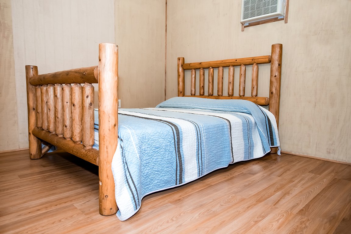 SMALL CABIN QUEEN BED