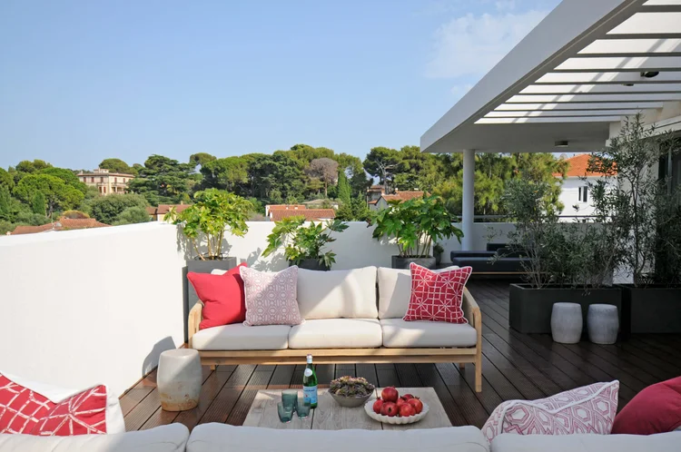 Image showcasing Penthouse apartment - Wikipedia