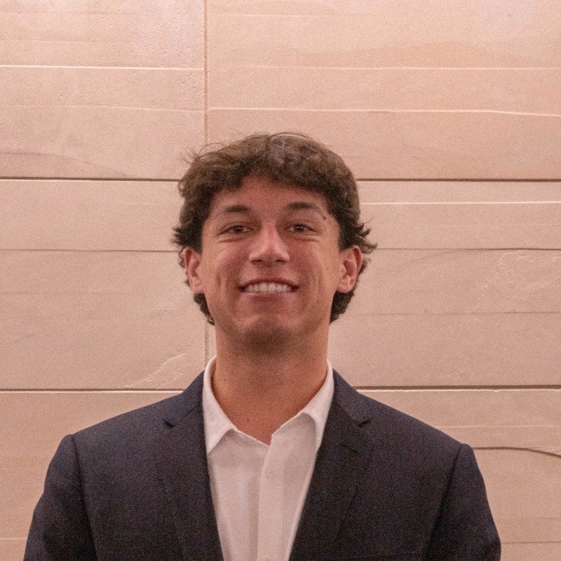 Thomas Farar

AI in Business