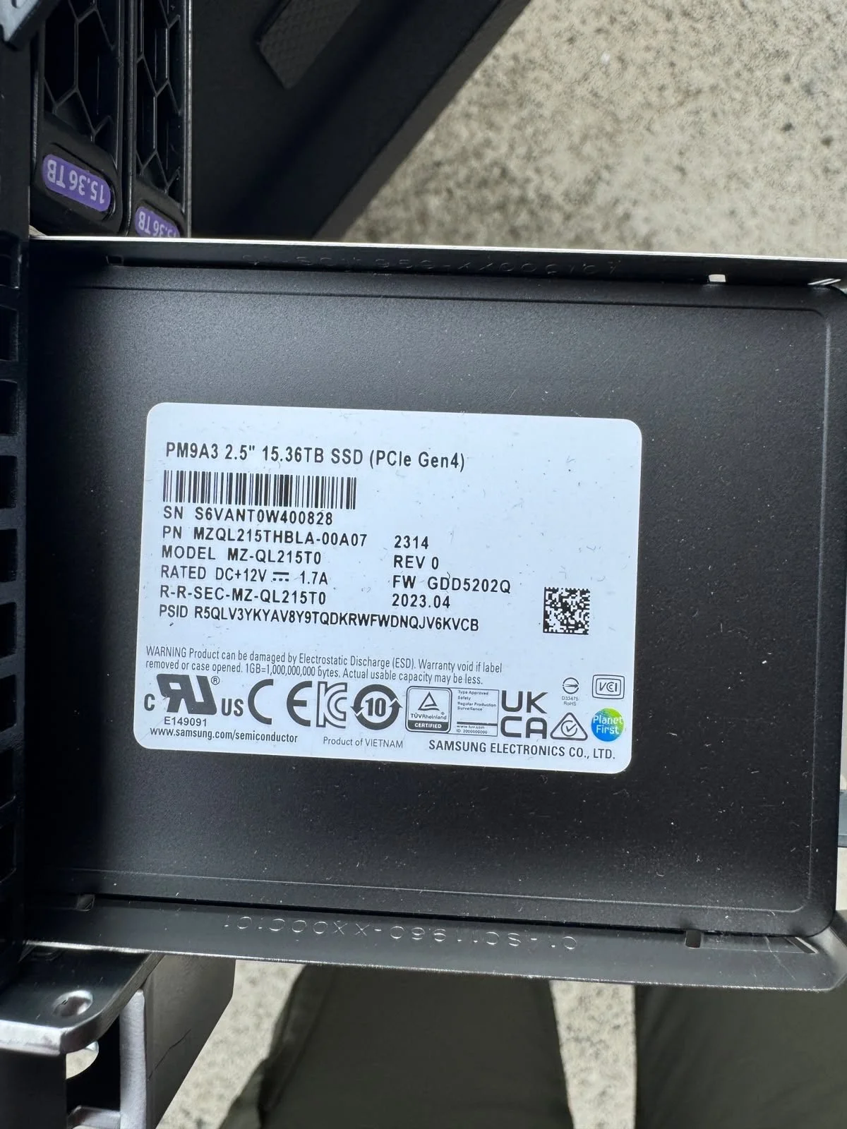 Samsung 15.36tb SSD PCLe Gen4  MZQL215THBLA-00A07.jpeg