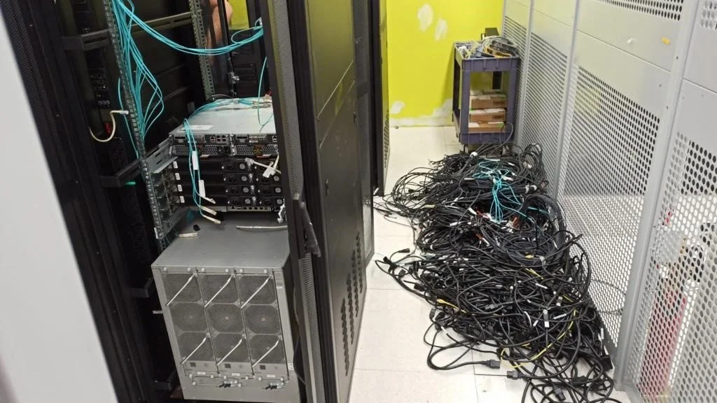 Tangled black cables - server Racks