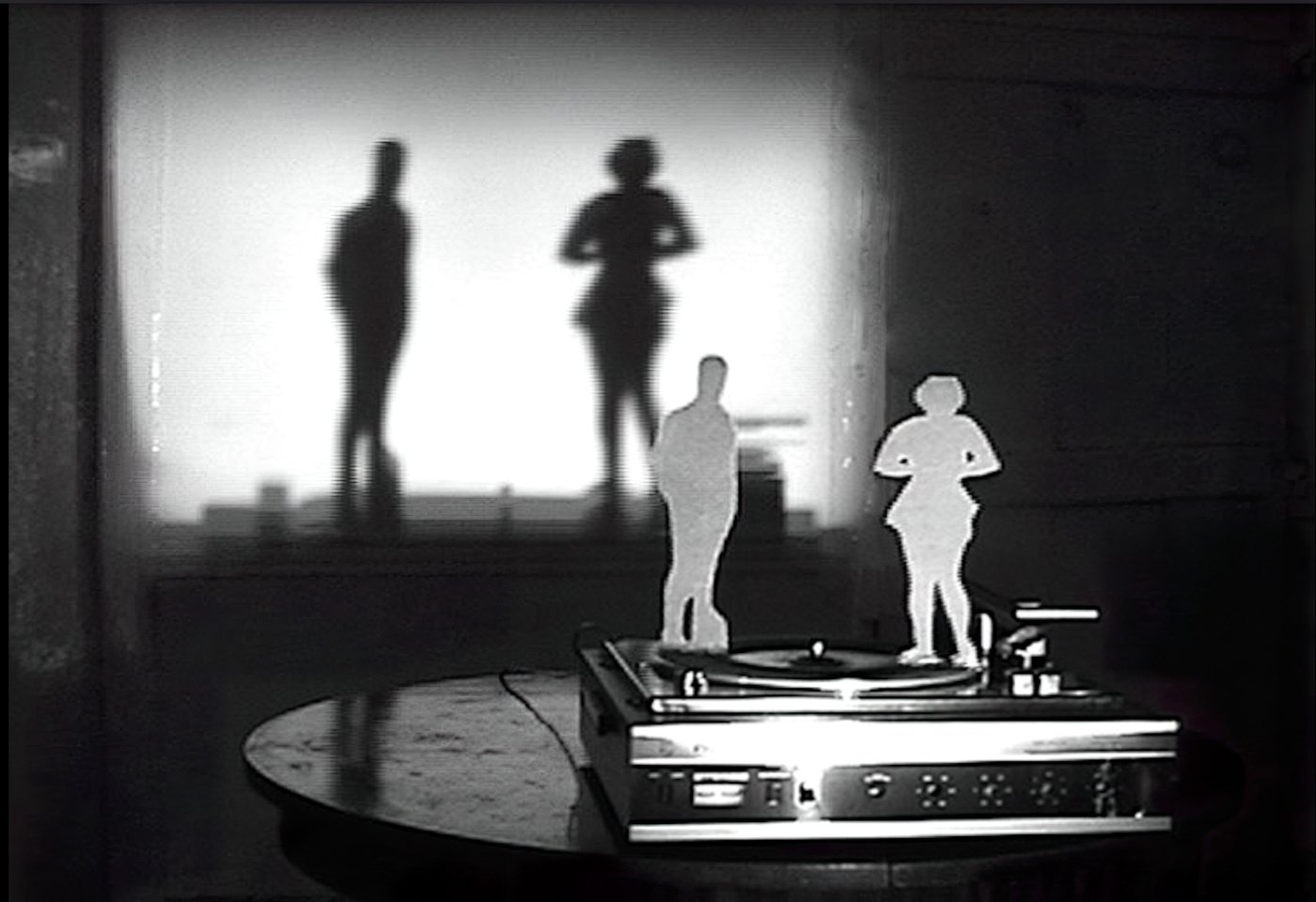 Kinetic Couple on Turn Table_ Virginia Woolf's Mrs Dalloway