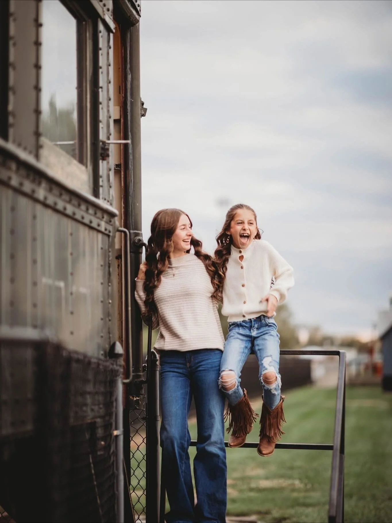 Fall is officially here!🙌🍁🍂🙌

Thursday evening I photographed sisters, Kynlie and Ariah.

The last time I photographed these girls was five years ago, in 2020! They have grown so much (check out their growth on story). 

It is so fun capturing re