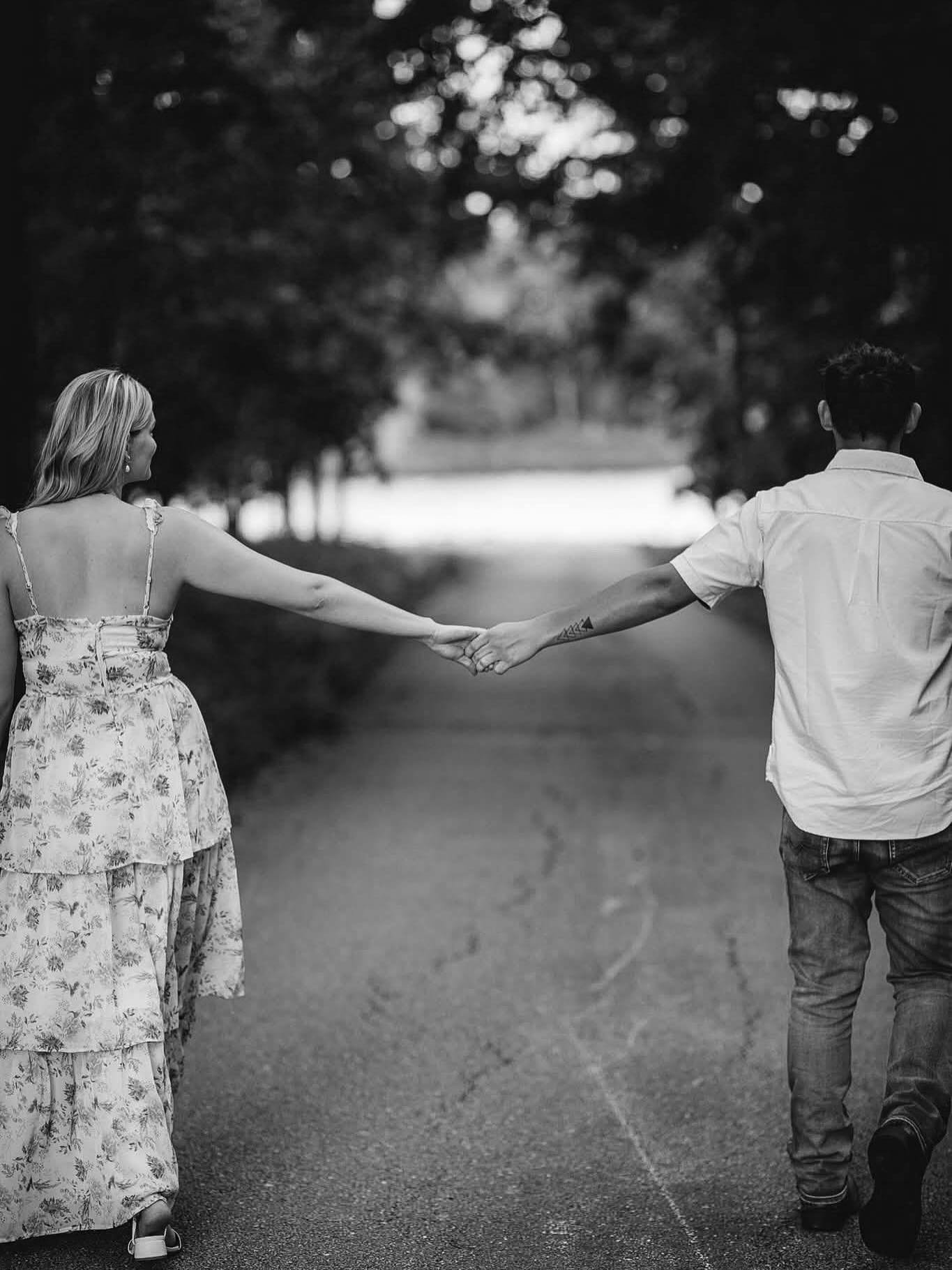 It has been a busy last week for me. Devin scheduled a session with me as a surprise for his girlfriend. Little did I know that when I showed up to the session that his girlfriend was my distance cousin Phoebe!

It was hilarious actually! Phoebe and 