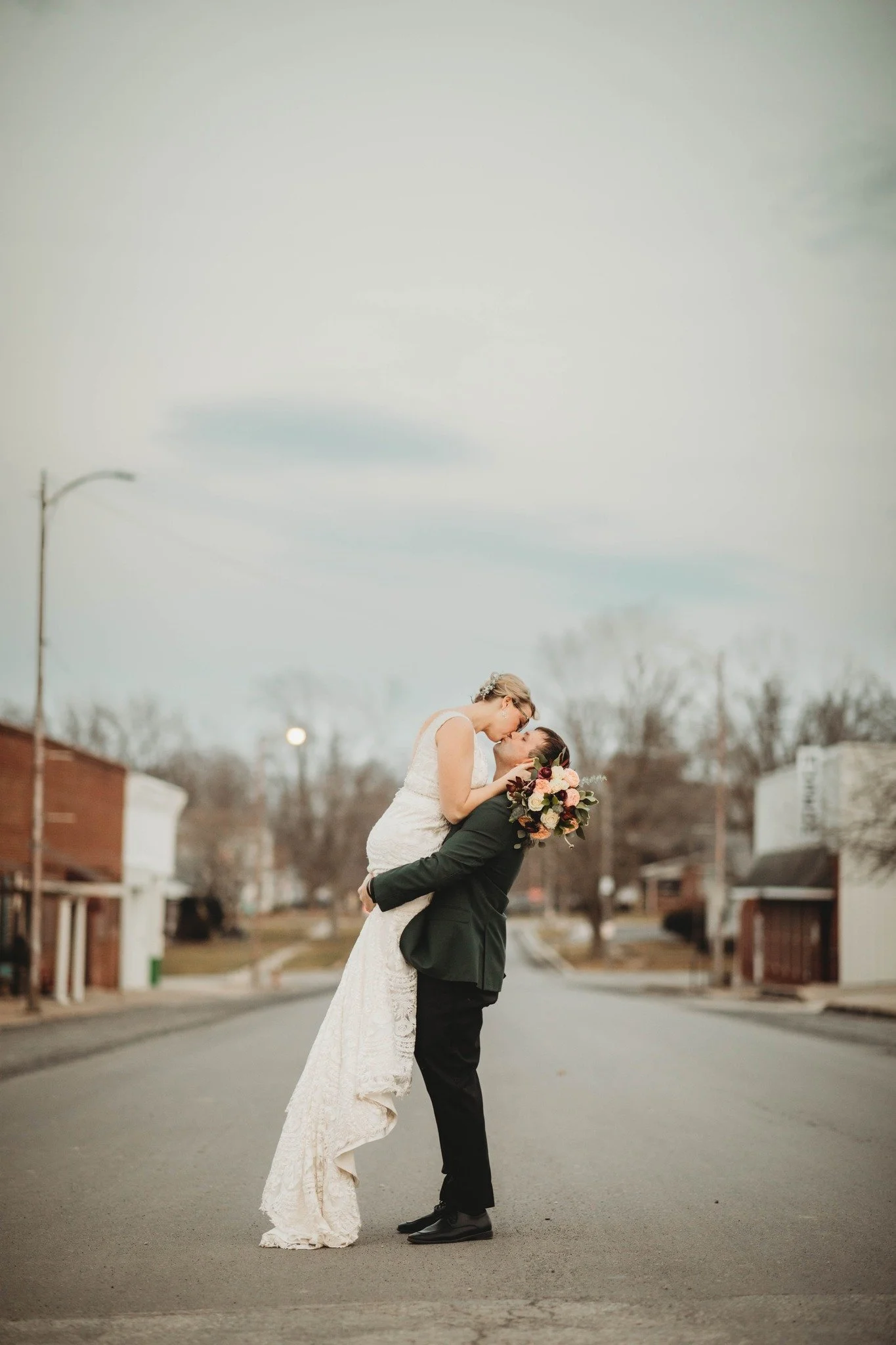 Think winter❄️ weddings can't be beautiful? Think again!

I have photographed📸 several winter weddings and they each had their own unique style.

This is the amazing thing about getting married. YOU can do what YOU want. Love the winter and want to 