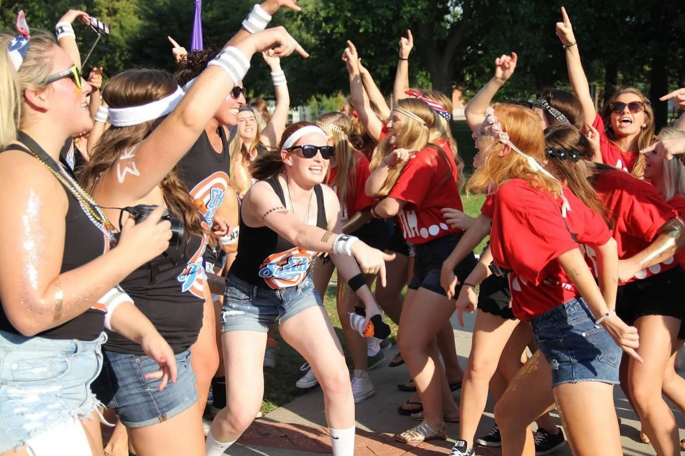 Heard it is 2016 again&hellip;.

2016 (&amp; 2017) I was as busy as a bee taking photographs for @toweryearbook 

Here were some of my photos from that year. I loved going to a variety of campus events and doing things I normally wouldn&rsquo;t. It r